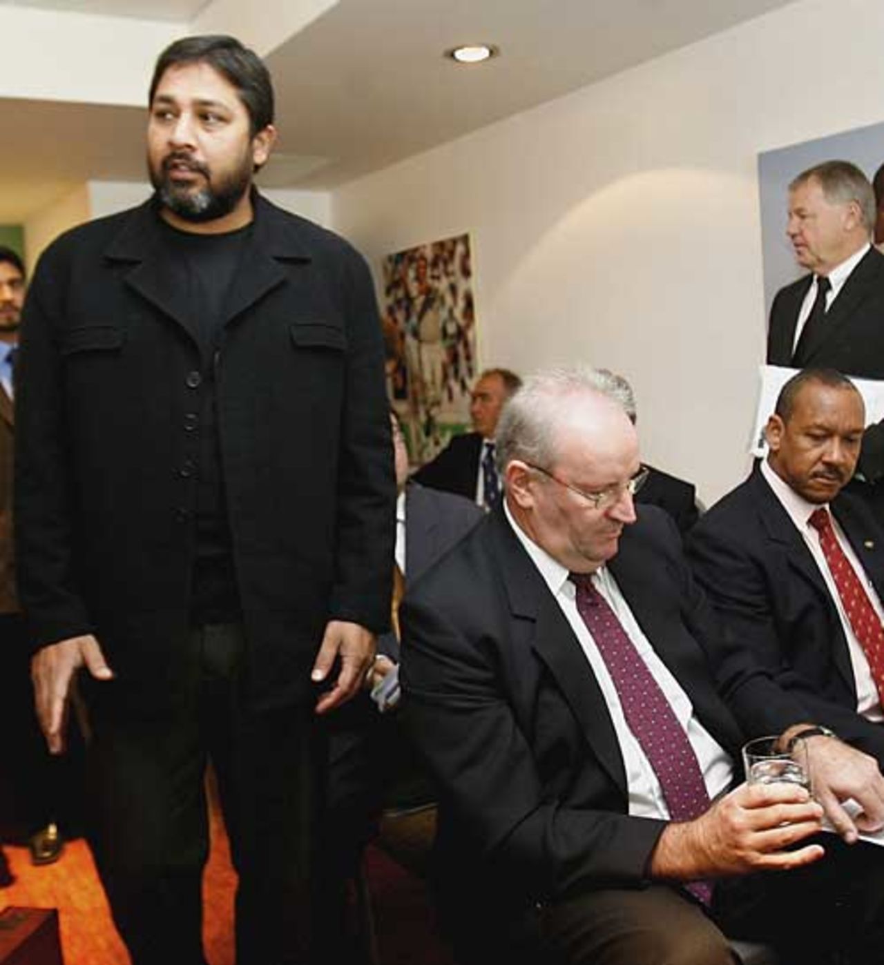 The main men: Inzamam-ul-Haq and Darrell Hair prepare for the ICC hearing, The Oval, September 27, 2006