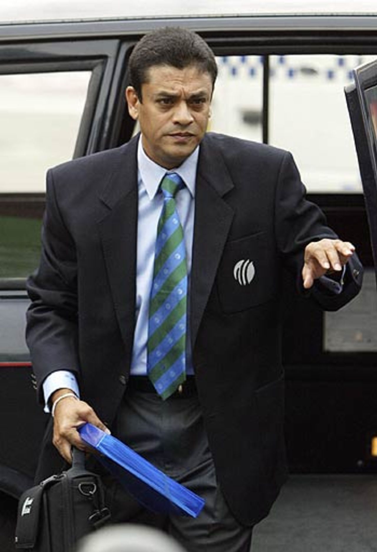 Ranjan Madugalle arrives for the Inzamam-ul-Haq's hearing, London, September 27, 2006