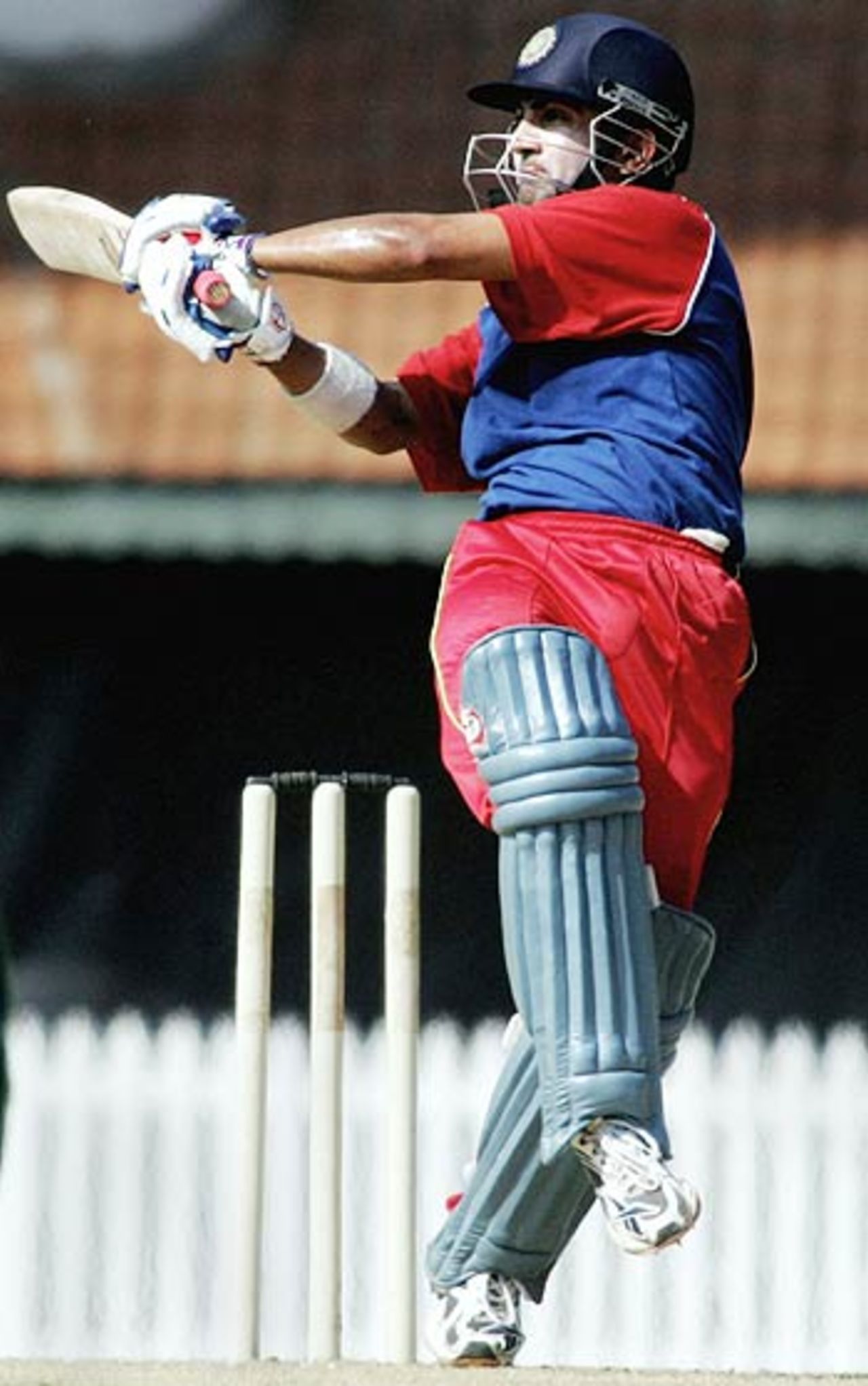 Gautam Gambhir pulls during his brisk 75, India Red v India Green, 3rd match, Challenger Series, Chennai, October 3, 2006