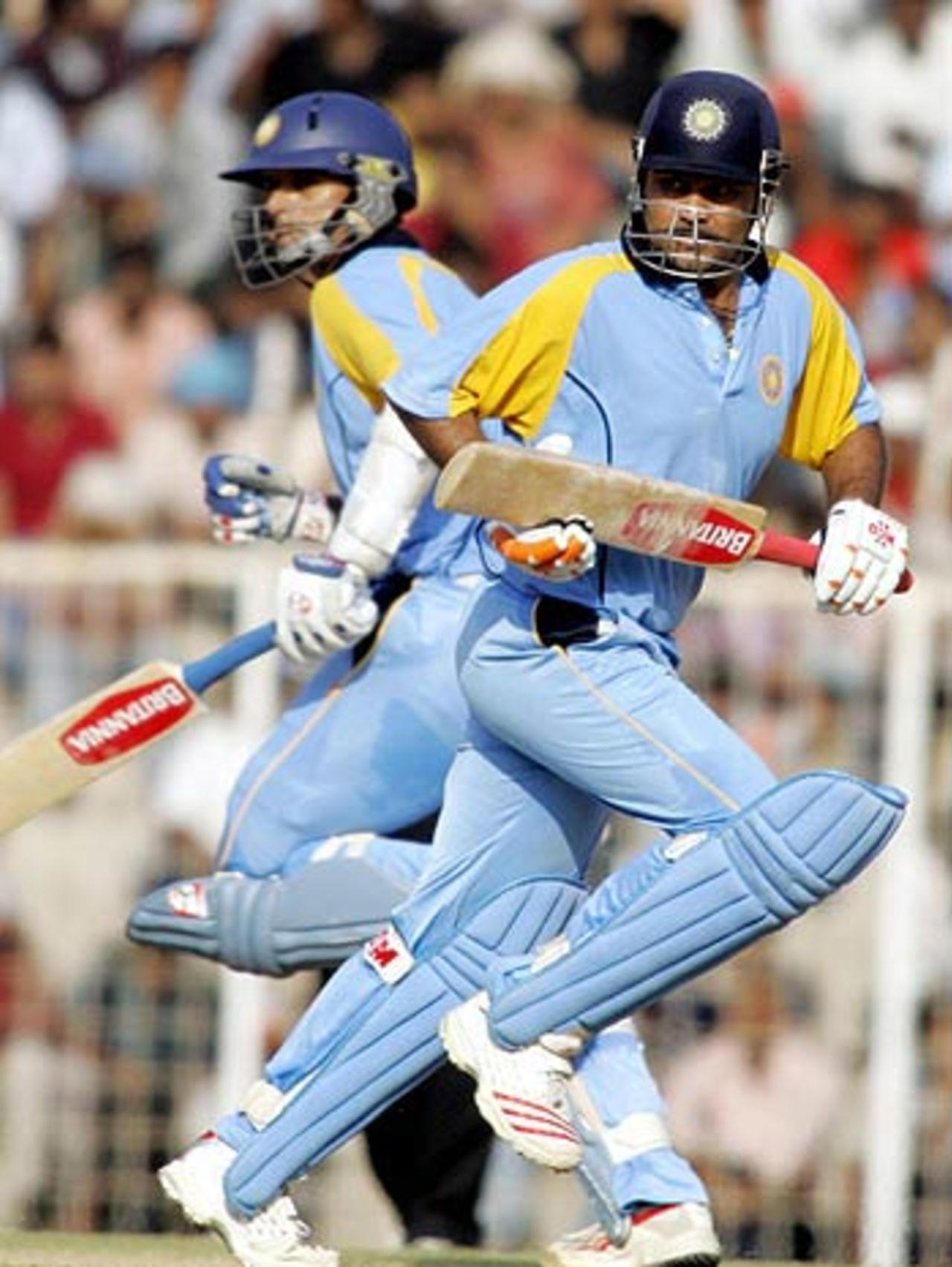 Rahul Dravid and Virender Sehwag added 101 for the third wicket, India Blue v India Red, Final, Challenger Series, Chennai, October 4, 2006