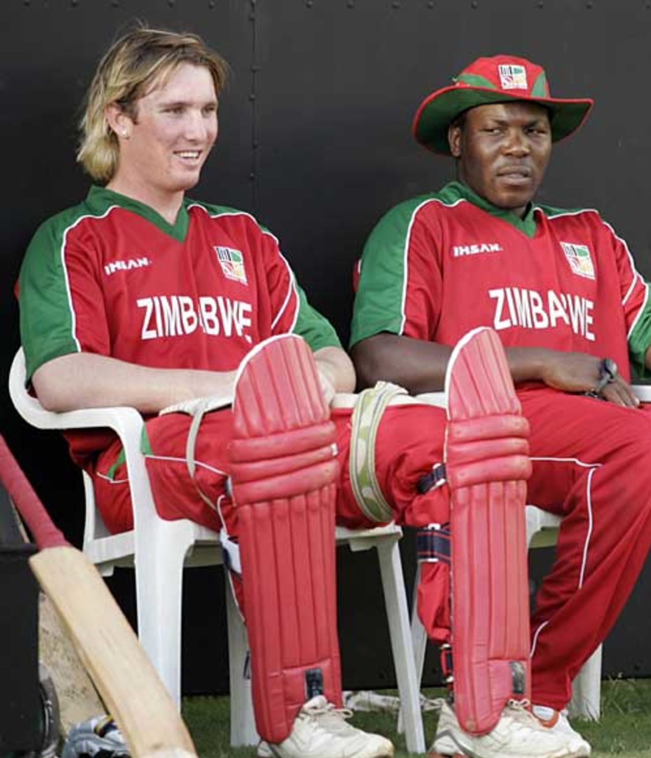 Brendan Taylor and Hamilton Masakadza take a moment out of training, Ahmedabad, October 6, 2006