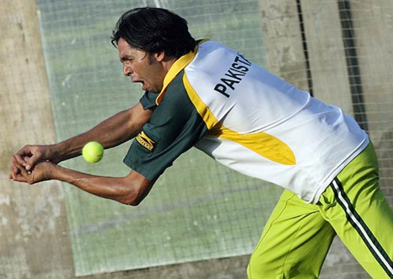 Mohammad Asif drops one during catching practice with a tennis ball, October 2006
