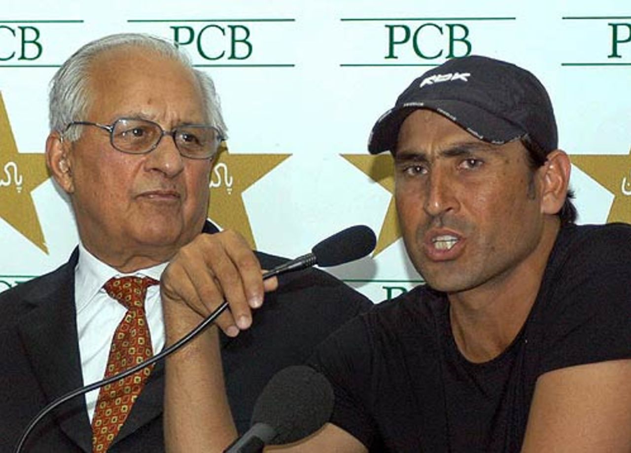 Younis Khan and Sheharyar Khan address the media, October 2006