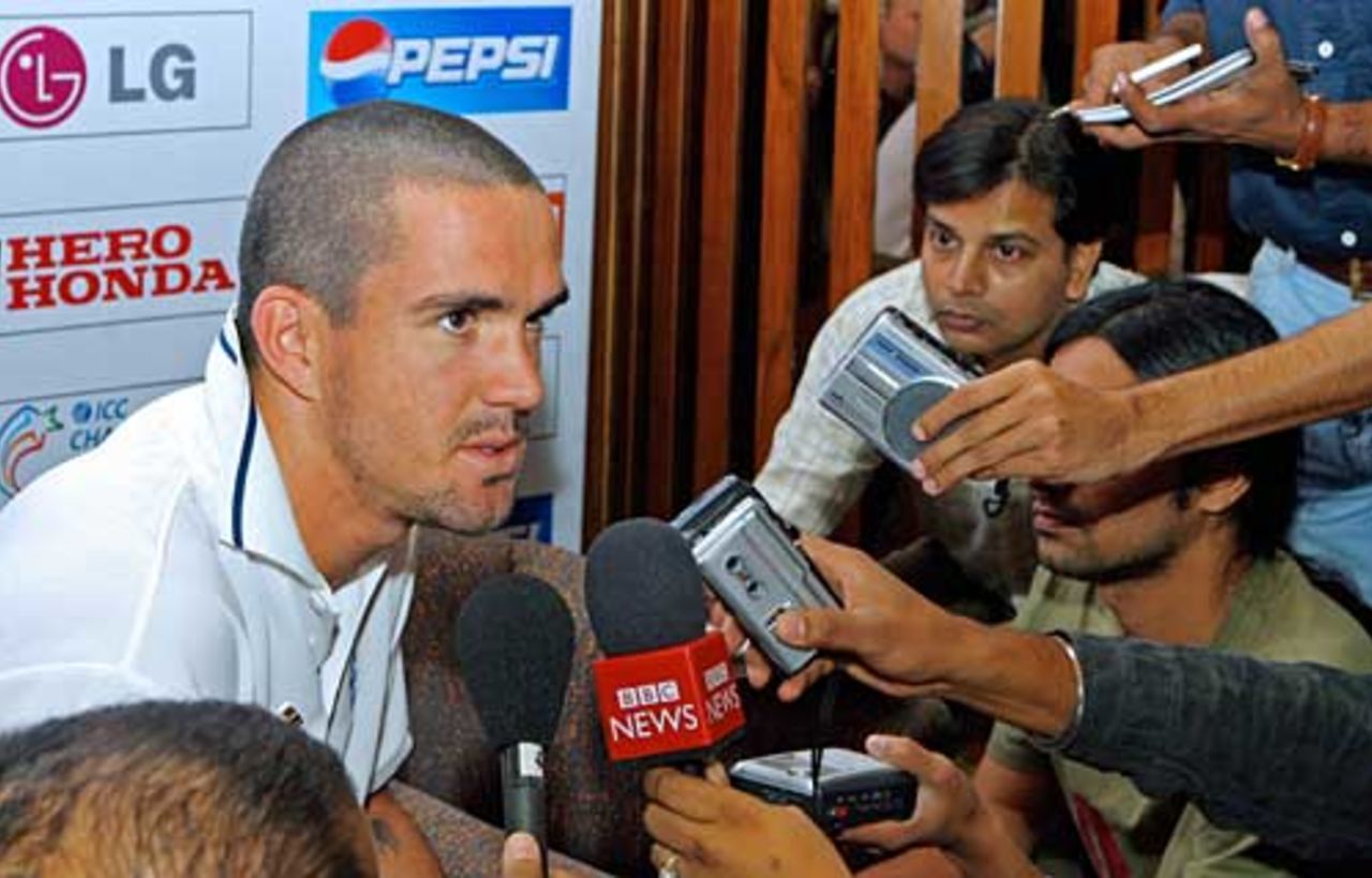 Kevin Pietersen is the centre of attention during England's media session, New Delhi, October 8, 2006