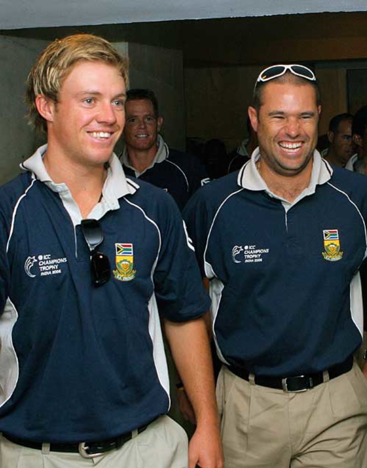 AB de Villiers and Andrew Hall are all smiles as South Africa touch down, New Delhi, October 8, 2006