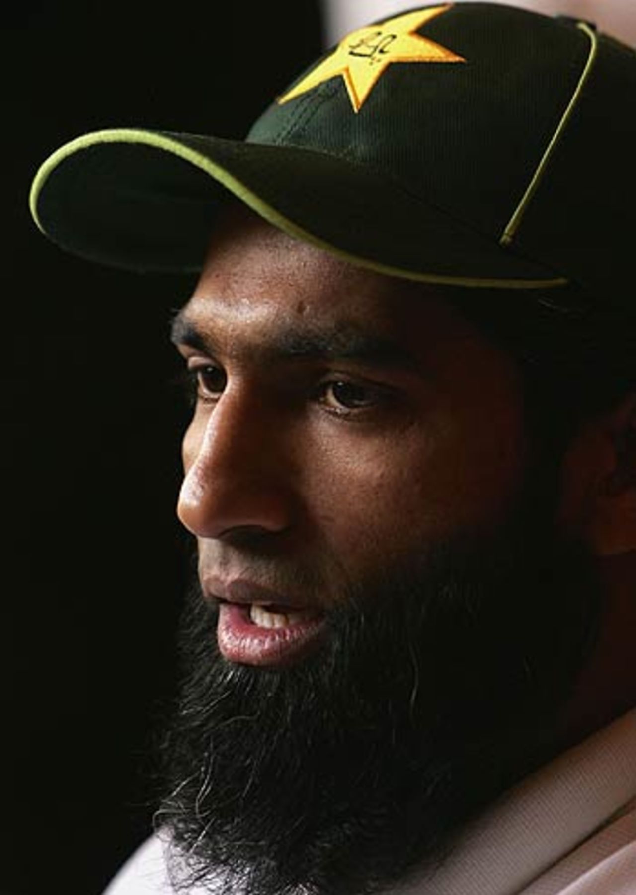 Mohammad Yousuf speaks to reporters during a media session, New Delhi, October 9, 2006