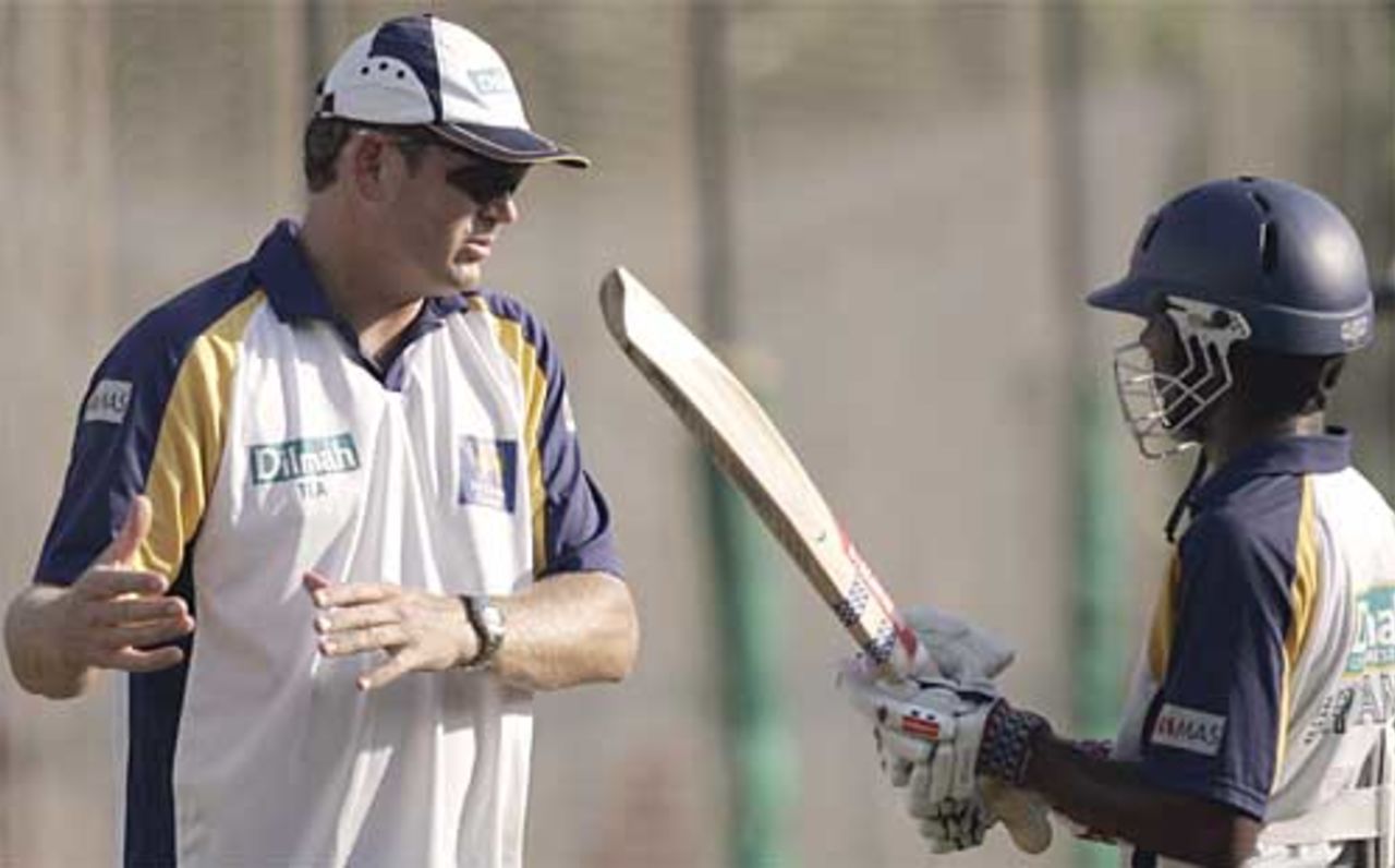 Tom Moody engages in cutting talks with Upul Tharanga at the nets, Ahmedabad, October 9, 2006