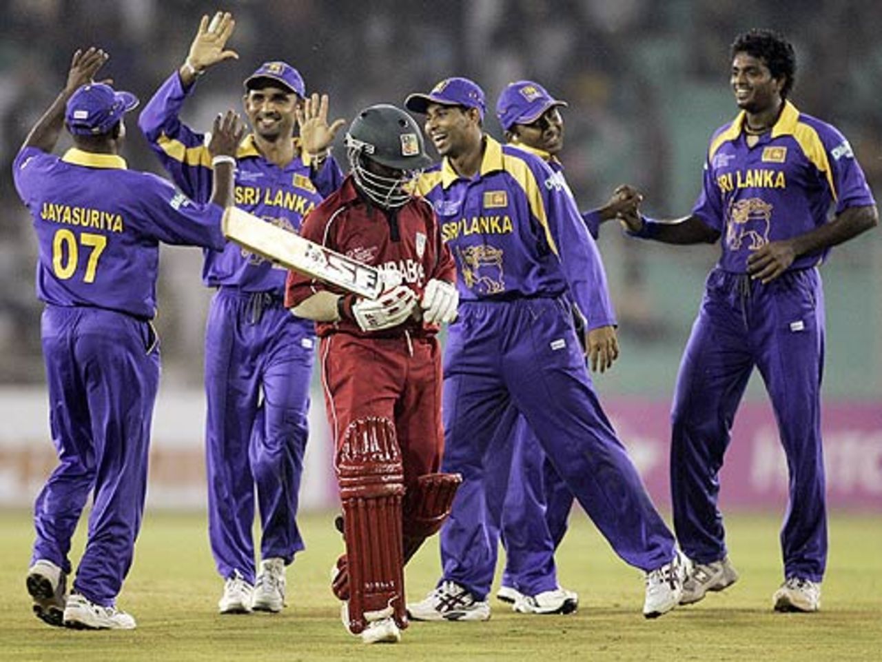 Sri Lanka get closer to victory after Stuart Matsikenyeri is the seventh Zimbabwean wicket to fall, Sri Lanka v Zimbabwe, October 10, 2006