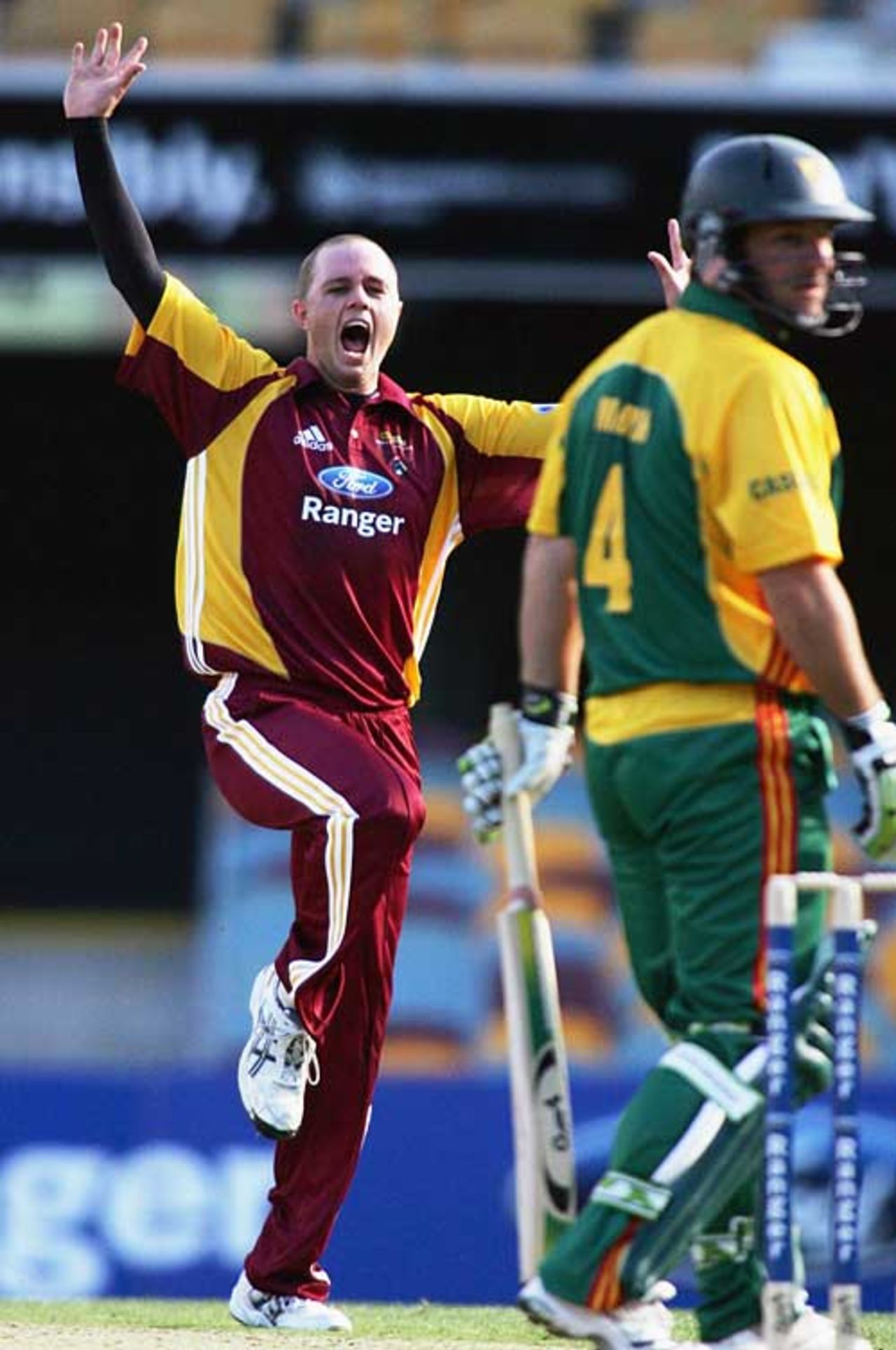Nathan Rimmington removes Dan Marsh as Tasmania collapse, Queensland v Tasmania, Ford Ranger Cup, Brisbane, October 11, 2006