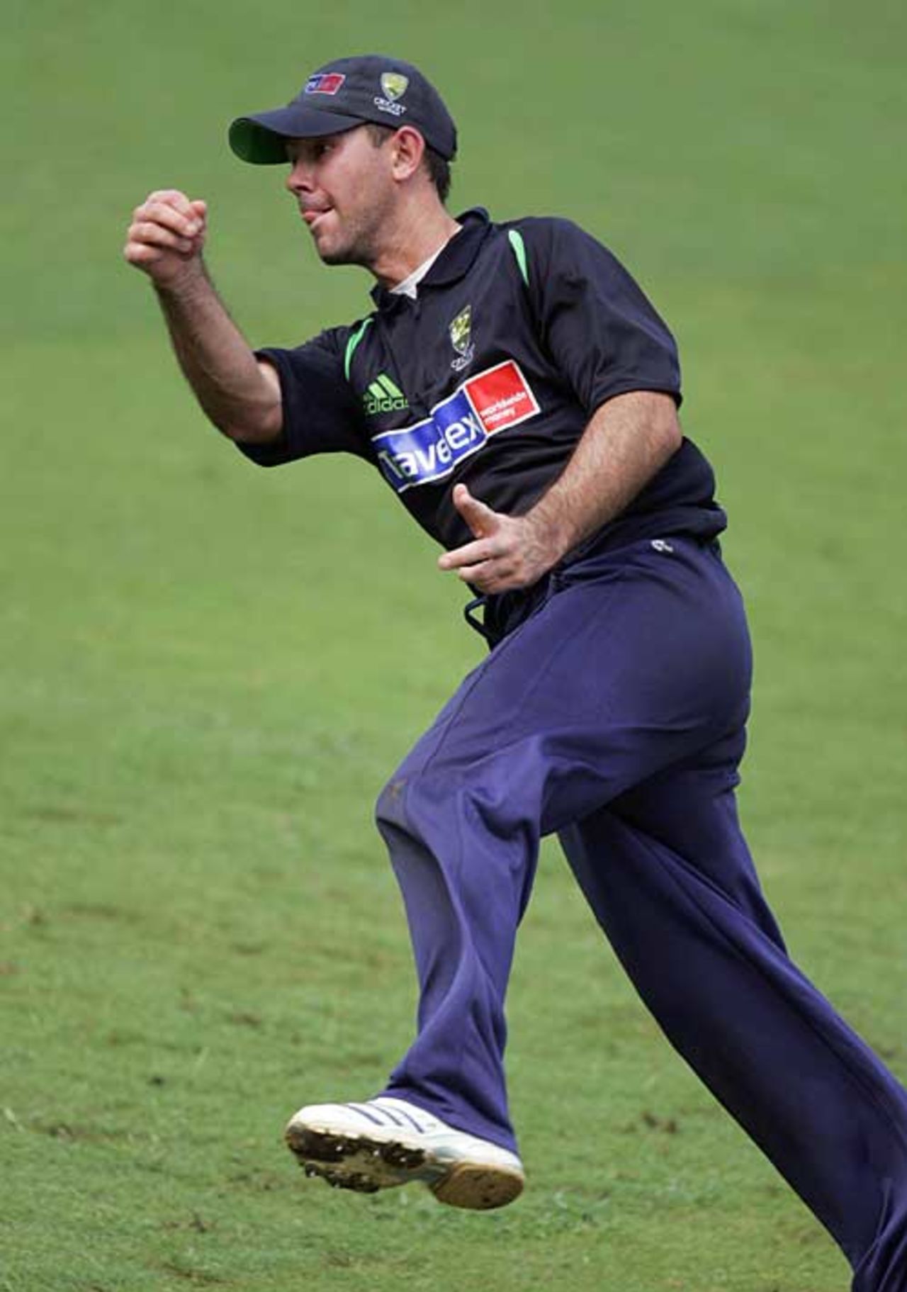 Ricky Ponting goes through fielding drills as Australia prepare for their opening Champions Trophy match, Mumbai, October 11, 2006