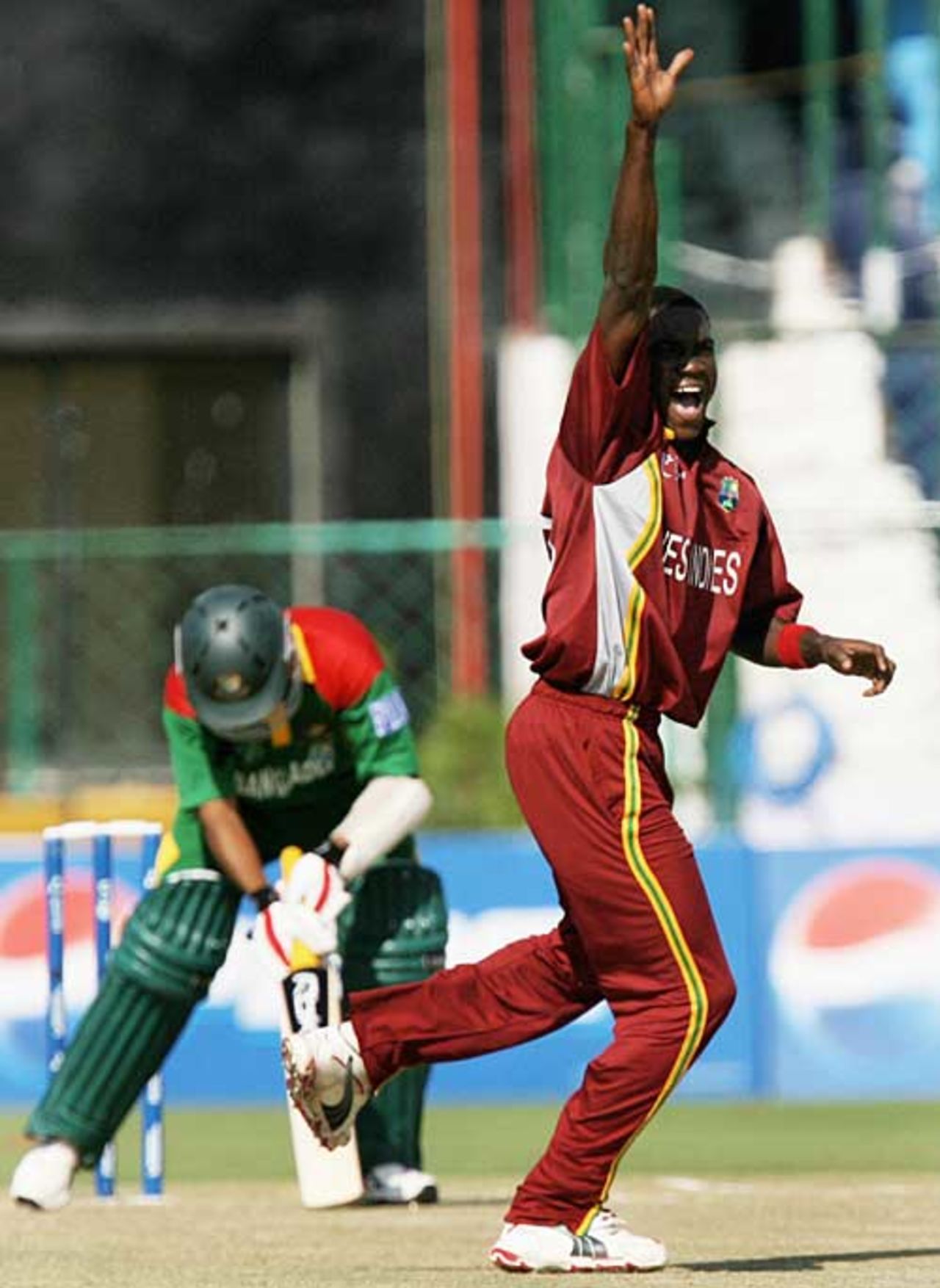 Jerome Taylor traps Mohammad Ashraful lbw to hand West Indies an early wicket, West Indies v Bangladesh, Champions Trophy, Jaipur, October 11, 2006