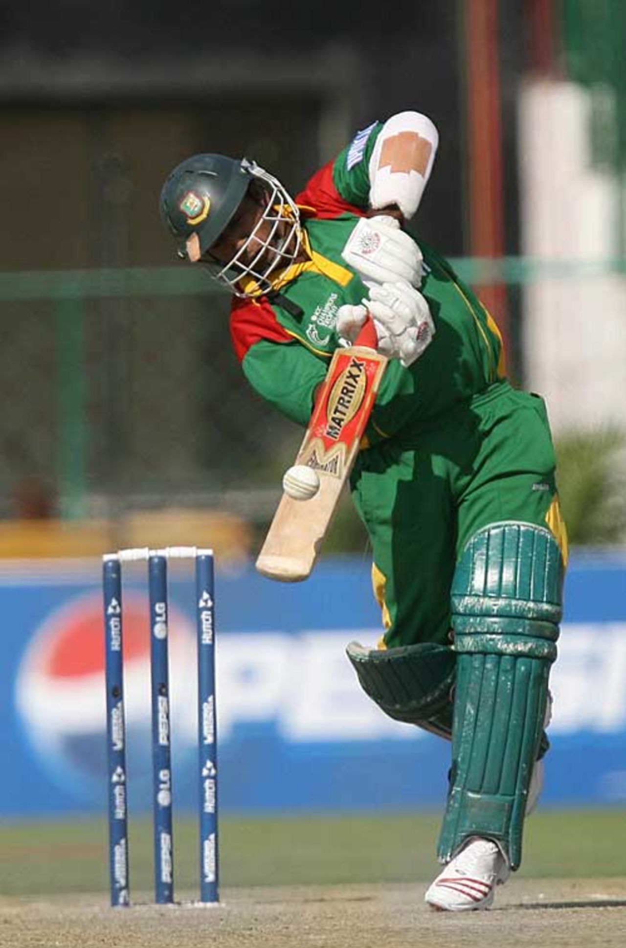 Aftab Ahmed hits out during his aggressive 59 off 55 balls, West Indies v Bangladesh, Champions Trophy, Jaipur, October 11, 2006