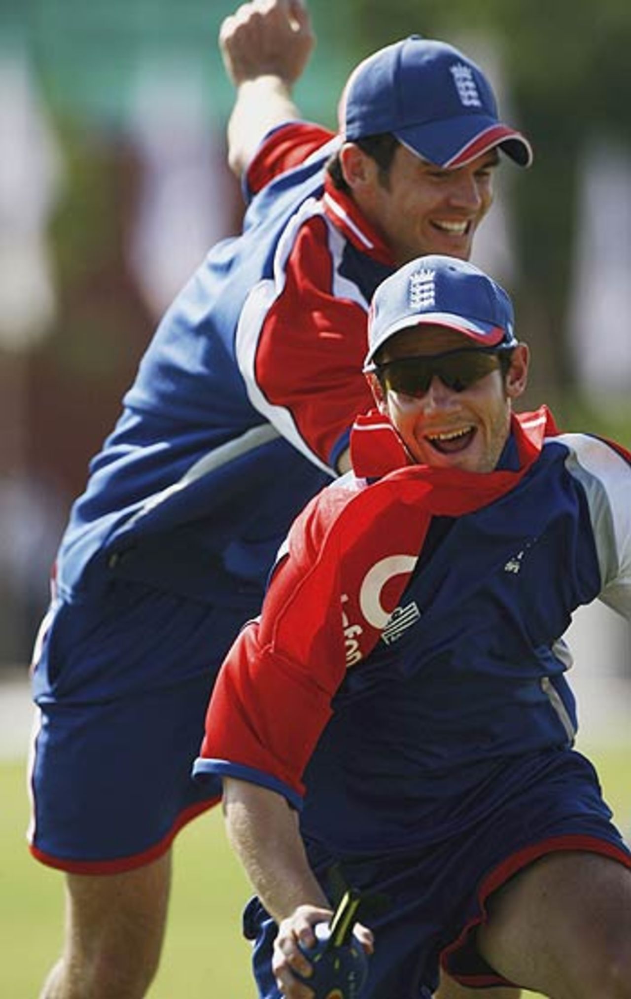 James Anderson and Chris Read mix work with play, Jaipur, October 13, 2006