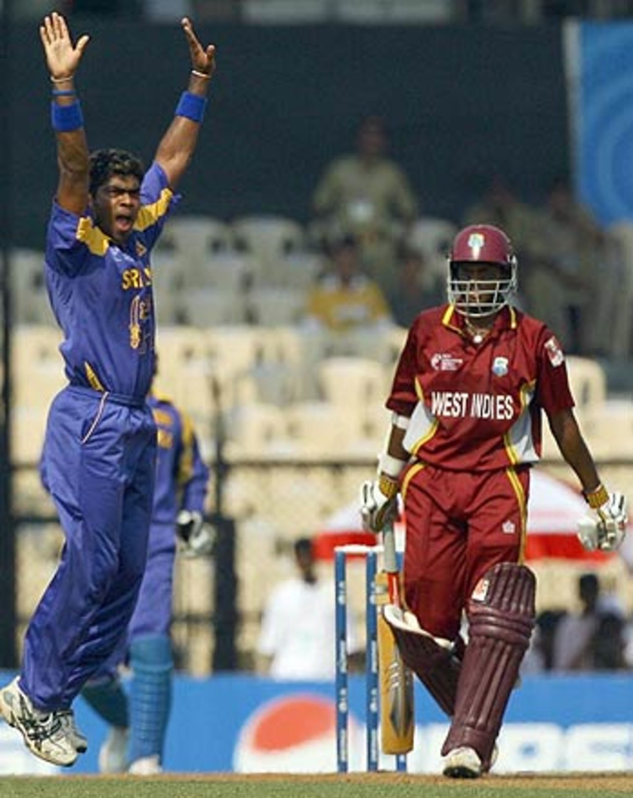 Lasith Malinga successfully appeals for Shivnarine Chanderpaul's wicket, Sri Lanka v West Indies, 6th qualifying match, Mumbai, October 14, 2006