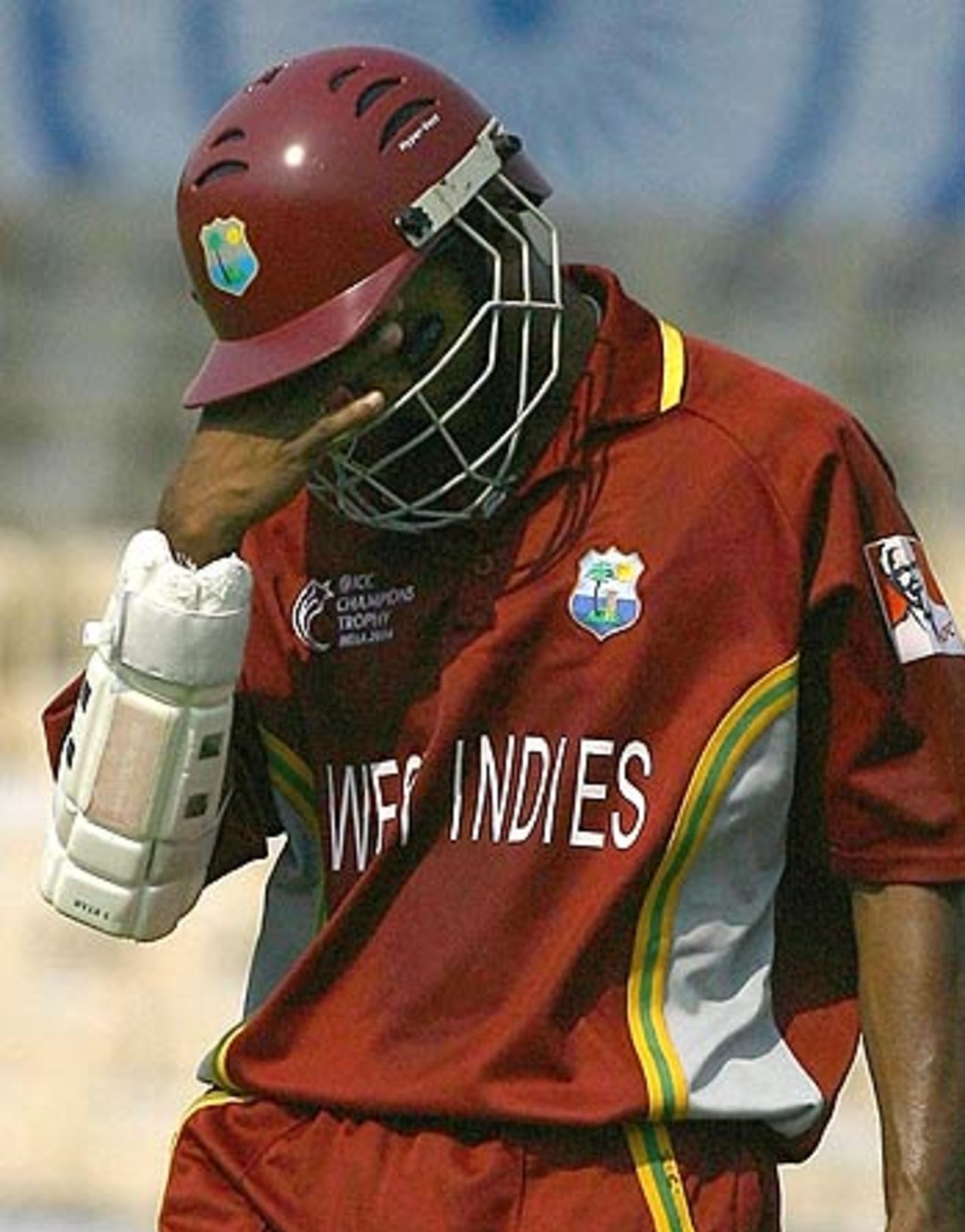 It's all wrong: Chanderpaul's face reflects the West Indian collapse, Sri Lanka v West Indies, 6th qualifying match, Champions Trophy, Mumbai, October 14, 2006