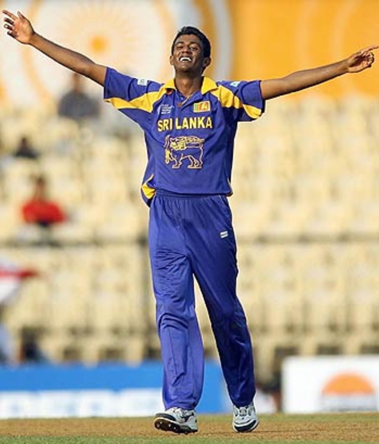 Farveez Maharoof had a great day with a bowling analysis of 6 for 14, Sri Lanka v West Indies, 6th qualifying match, Champions Trophy, Mumbai, October 14, 2006