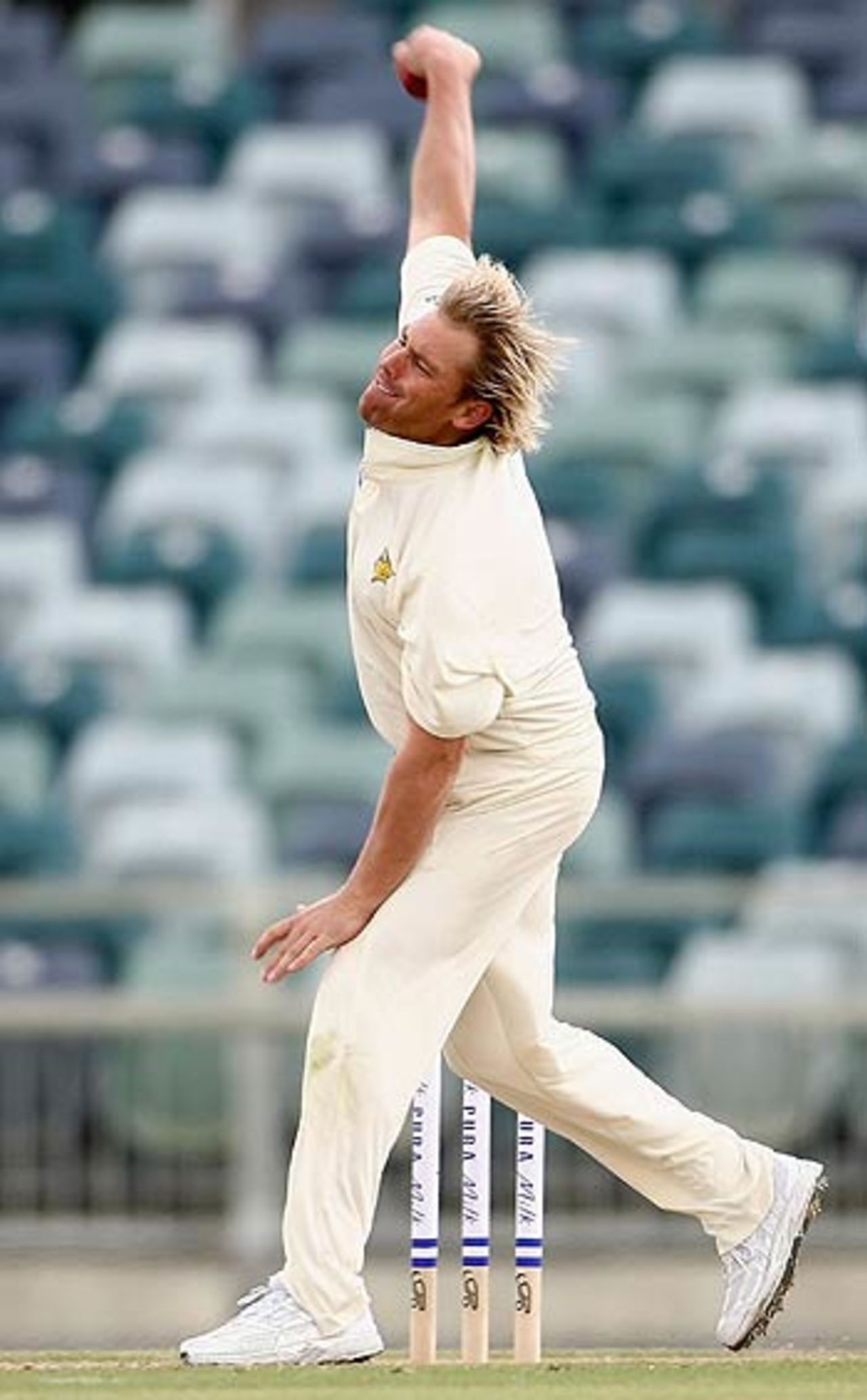 Shane Warne took 1 for 113 off 25 overs in the first innings, Western Australia v Victoria, Pura Cup, 2nd day, Perth, October 16, 2006