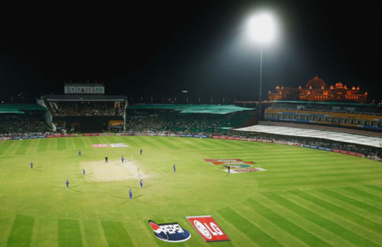 A general view of the Sawai Mansingh Stadium, Pakistan v Sri Lanka, 3rd match, Jaipur, October 17, 2006