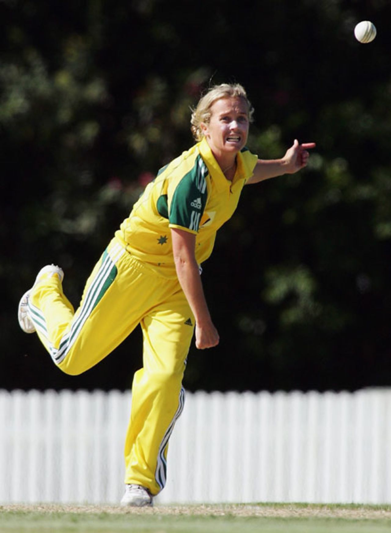 Julie Hayes, the hero of the bowl-off, Australia v New Zealand, Twenty20, Allan Border Field, Brsibane, October 18, 2006