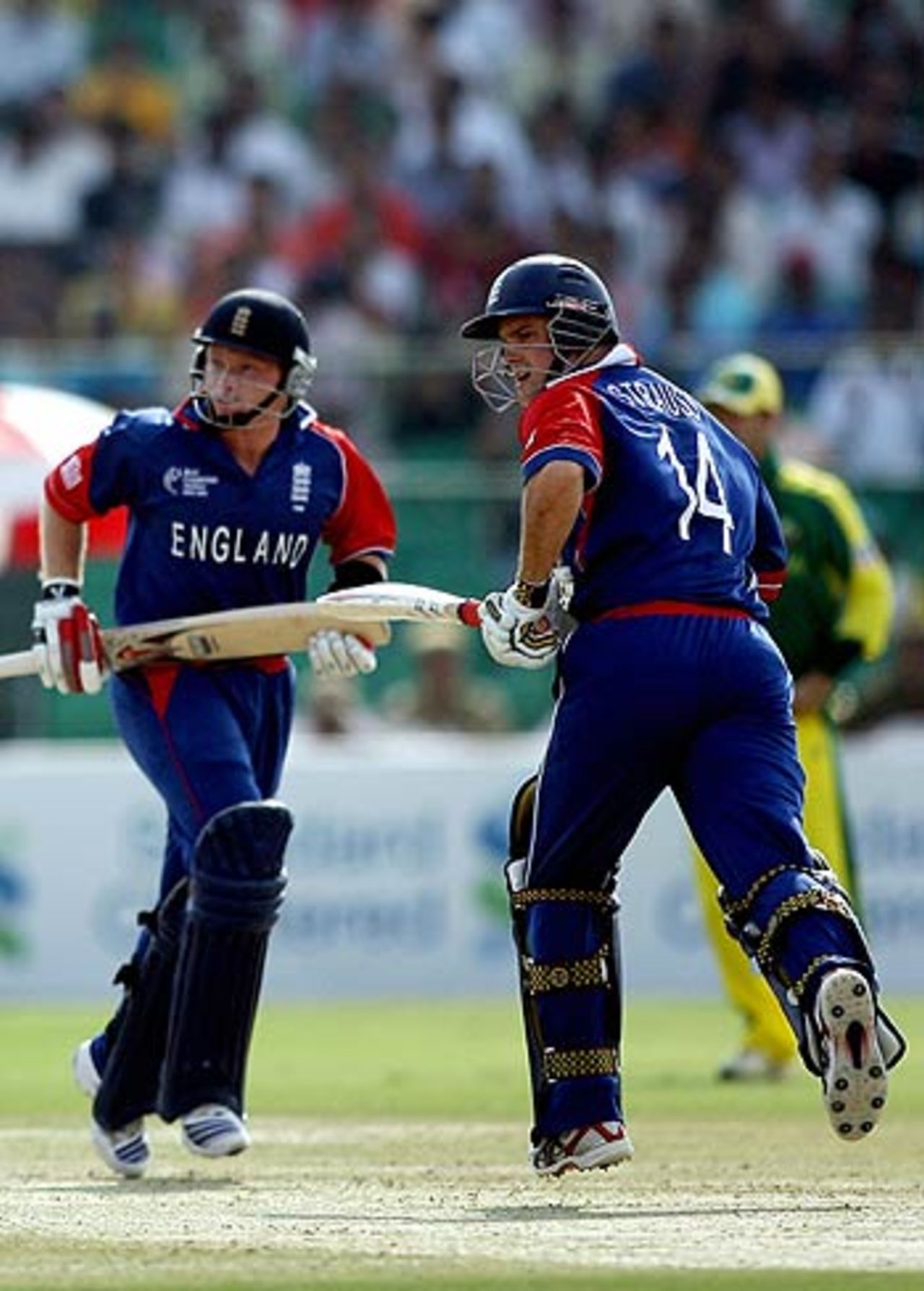 Ian Bell and Andrew Strauss put on 83, Australia v England, 6th match, Champions Trophy, Jaipur, October 21, 2006