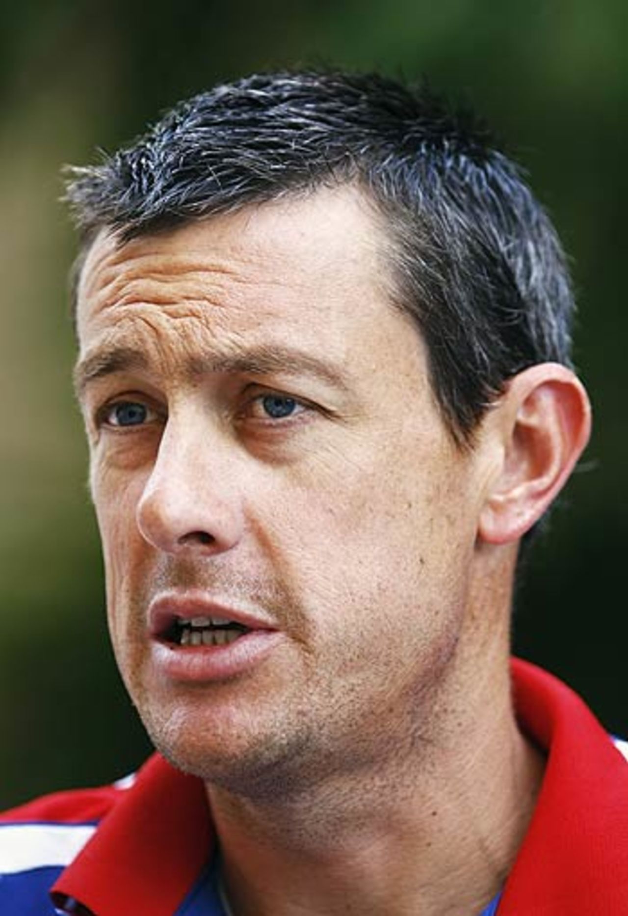 Ashley Giles speaks to the media, Ahmedabad, October 24, 2006