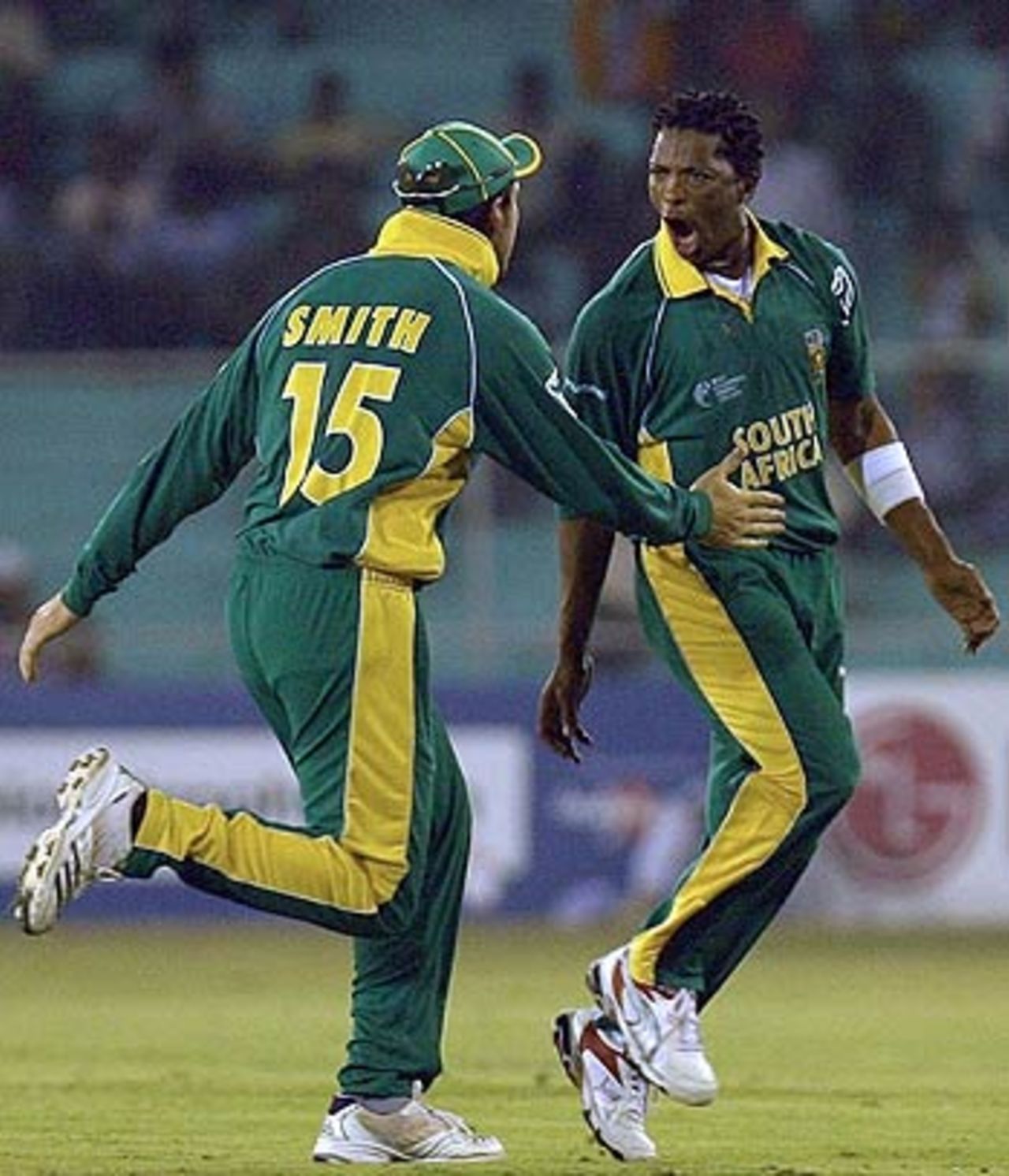 'We got 'im!' - Graeme Smith and Makhaya Ntini celebrate a wicket, South Africa v Sri Lanka, 7th match, Champions Trophy, Ahmedabad, October 24, 2006