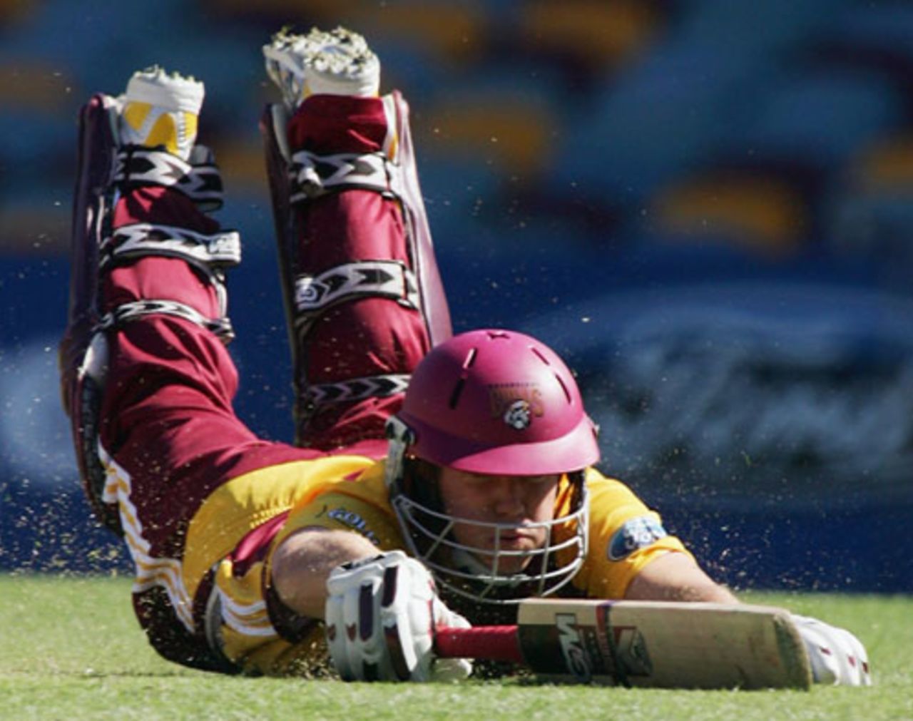 James Hopes scrambles to safety, Queensland v New South Wales, Ford Ranger Cup, Brisbane, Ocotber 25, 2006