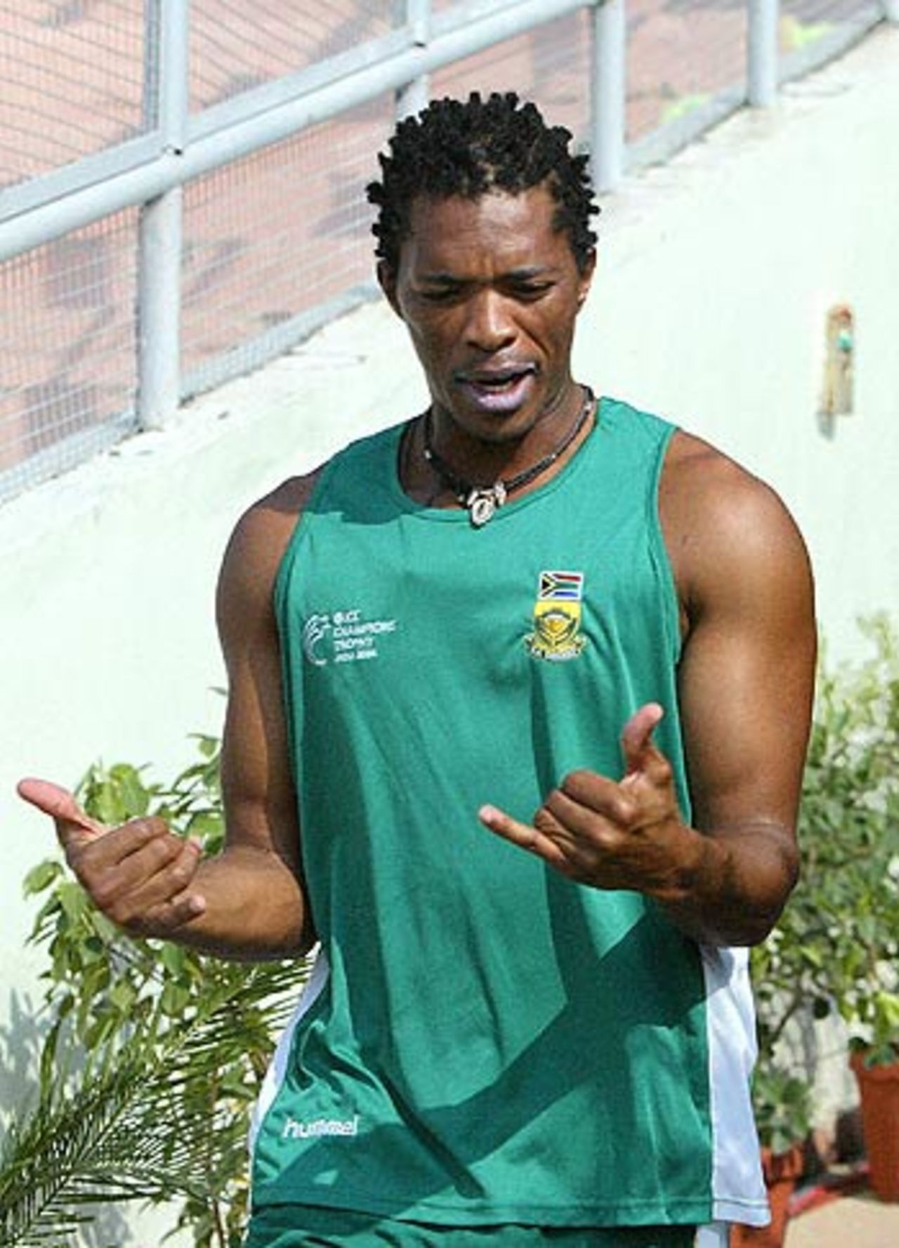 Makhaya Ntini gets jiggy with it after practice, PCA Stadium, Mohali, October 26, 2006