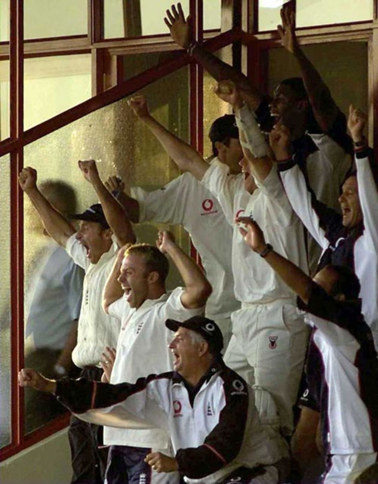 The delighted England team celebrate the dramatic win at Centurion, South Africa v England, 5th Test, Centurion, January 18, 2000