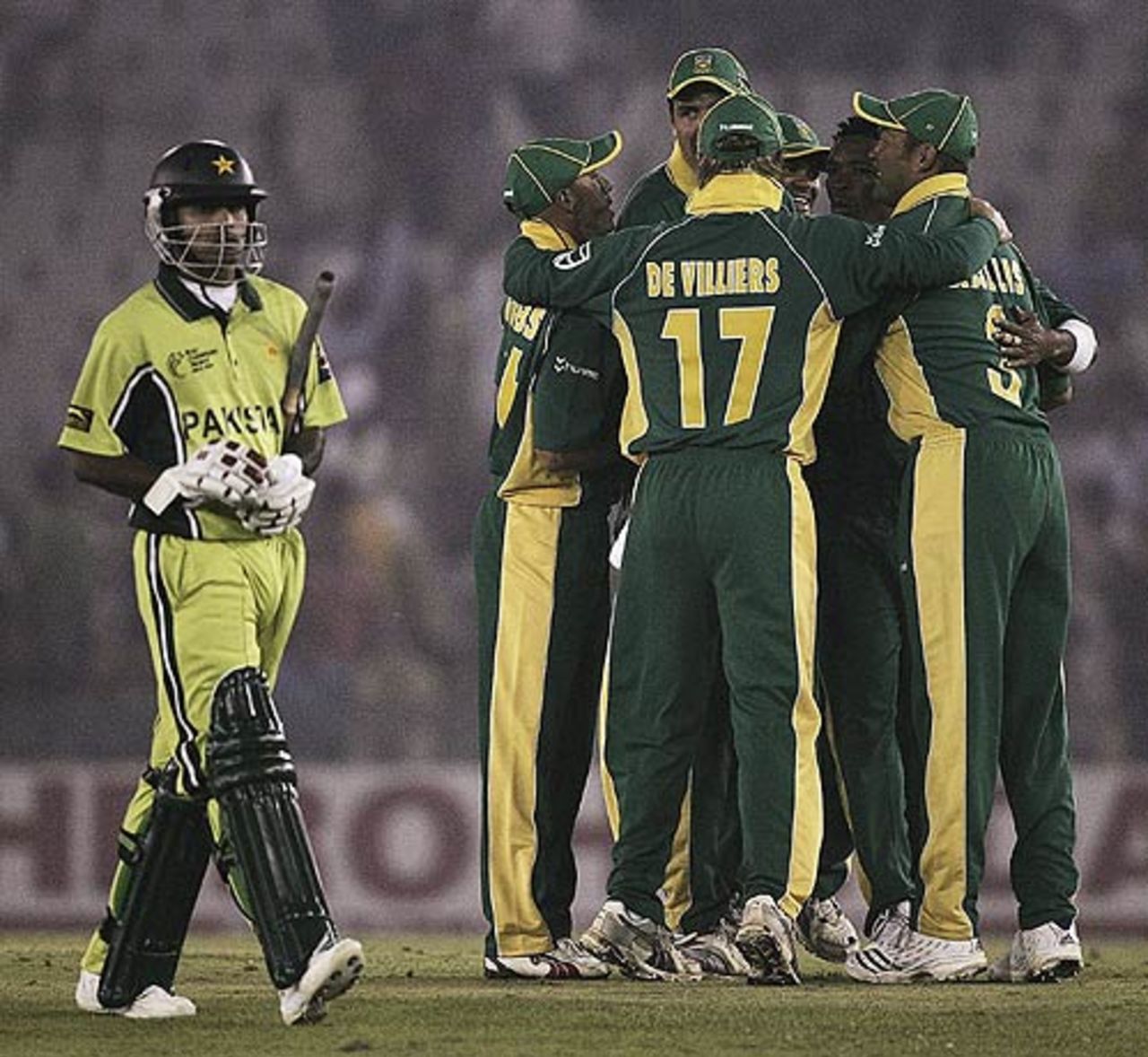 Makhaya Ntini dismissed Mohammad Hafeez in his first over, Pakistan v South Africa, Champions Trophy, 16th match, Mohali, October 27, 2006