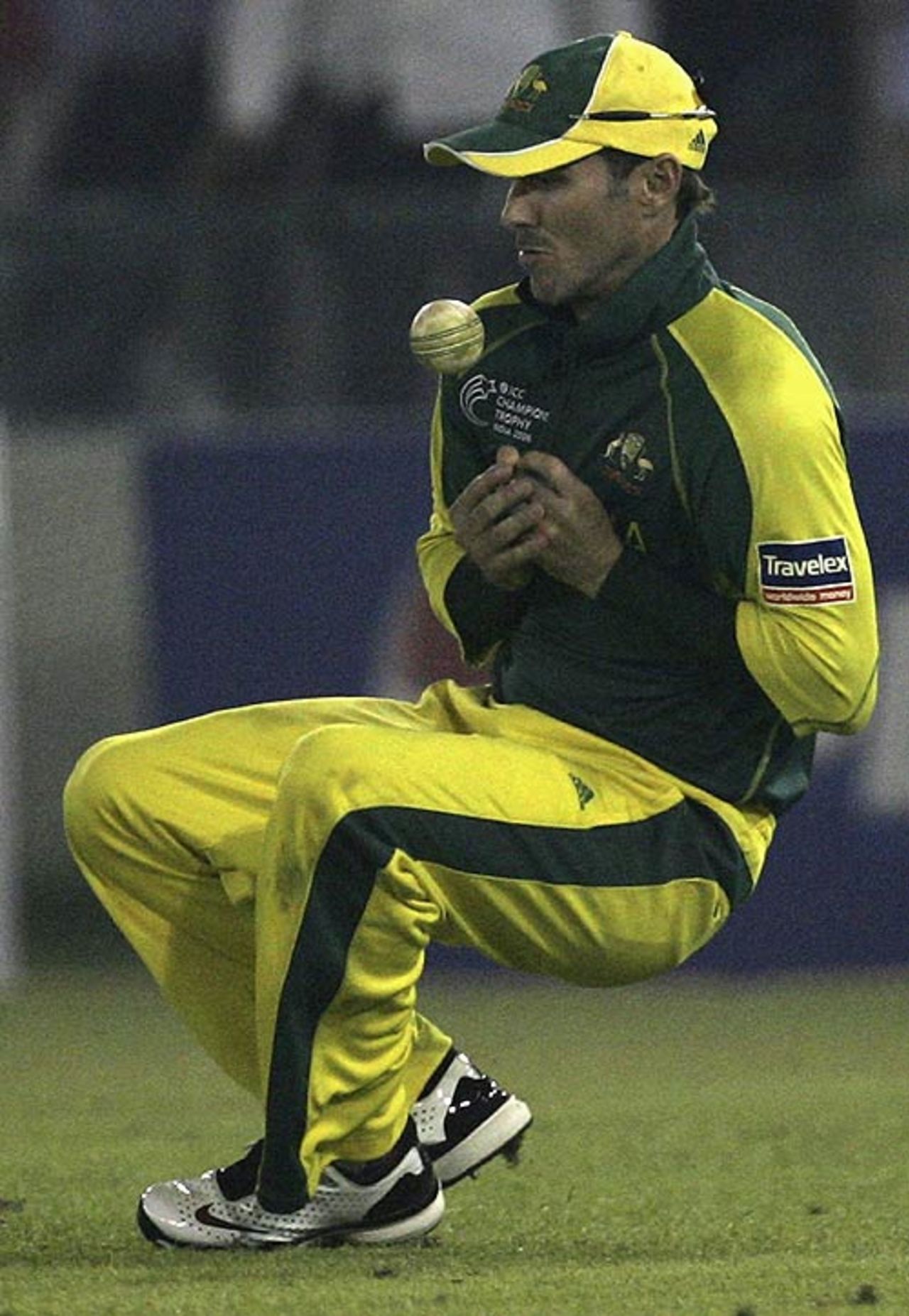 Damien Martyn fumbled a catch off Irfan Pathan but took it on the second attempt, India v Australia, 18th match, Champions Trophy, October 29, 2007