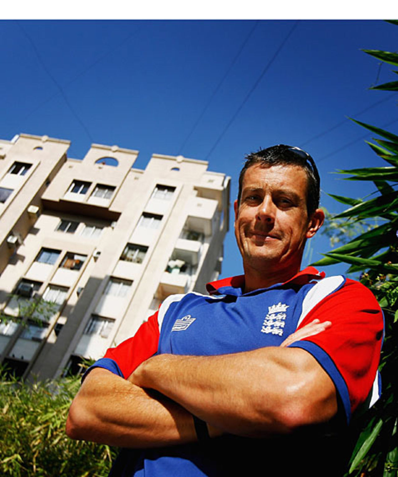 Ashley Giles speaks to the media, Ahmedabad, October 24, 2006