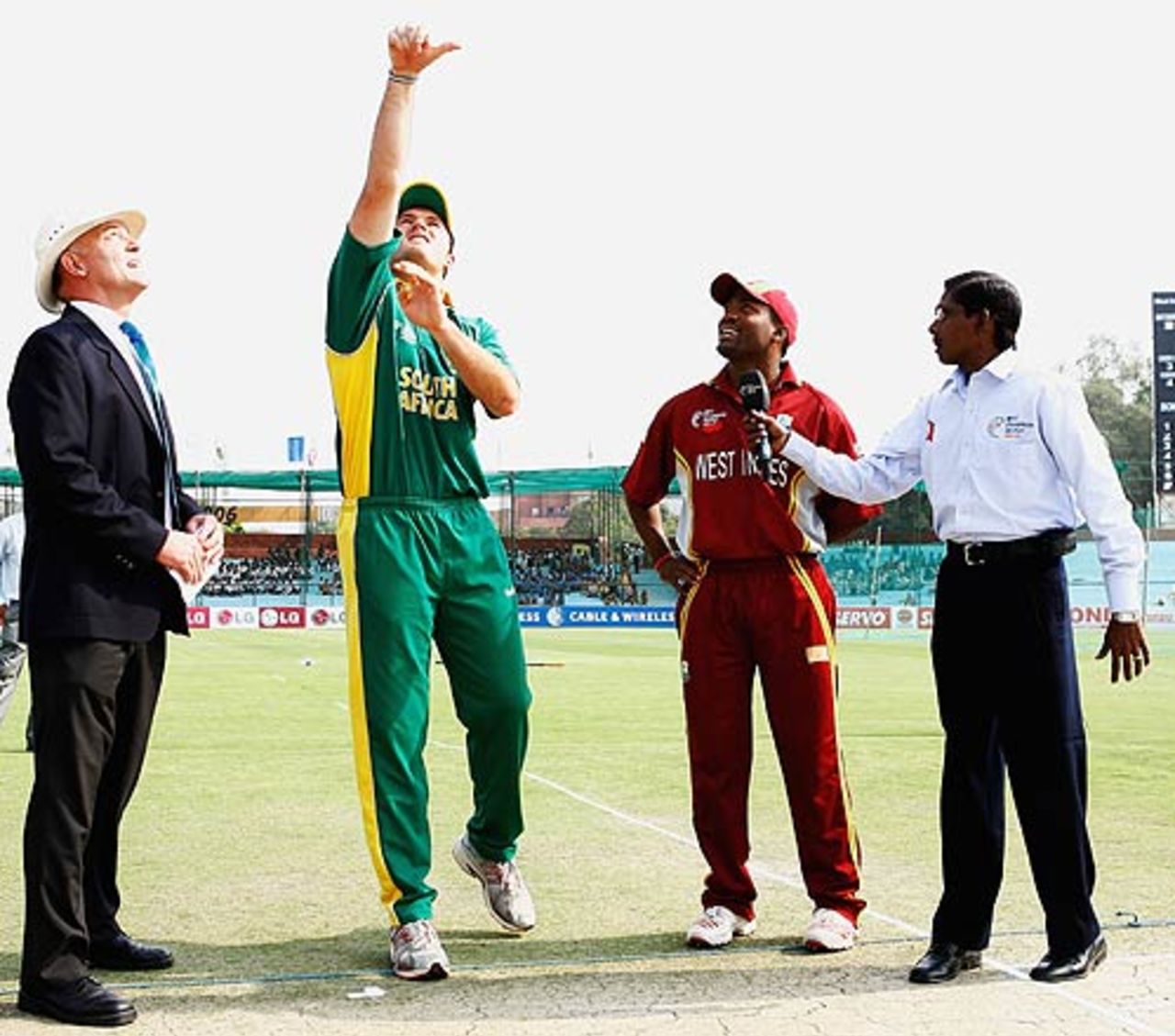 Graeme Smith and Brian Lara at the toss, South Africa v West Indies, 2nd semi-final, Champions Trophy, Jaipur, November 2, 2006