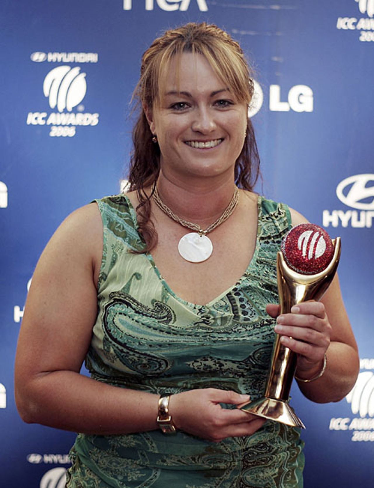A delighted Karen Rolton beams with the inaugural Women's Player of the Year award, ICC Awards, Mumbai, November 3, 2006