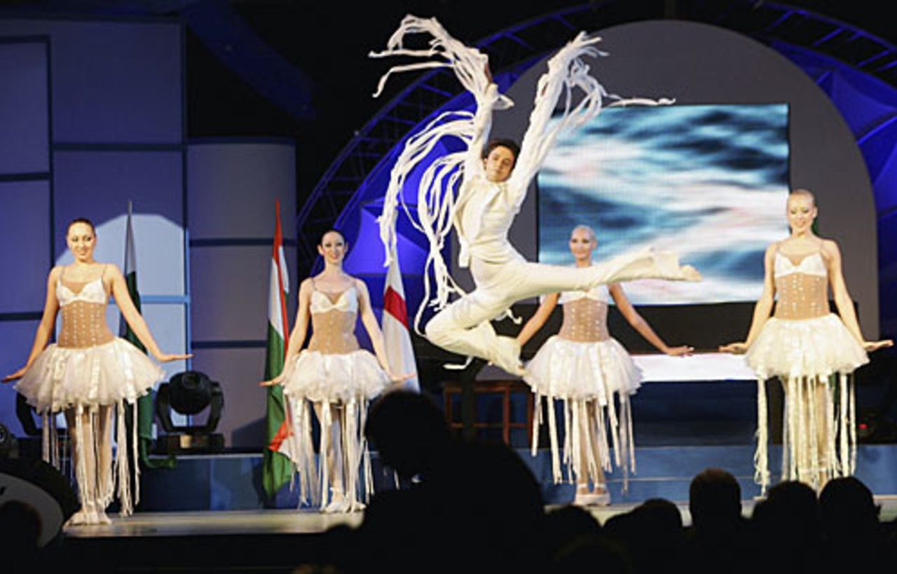 Stage entertainment at the ICC Awards, Mumbai, November 3, 2006