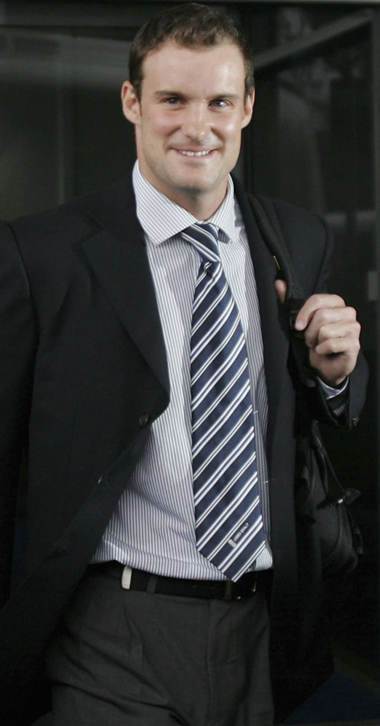 Andrew Strauss smiles to the cameras after arriving in Sydney for England's tour of Australia, Sydney, November 5, 2006