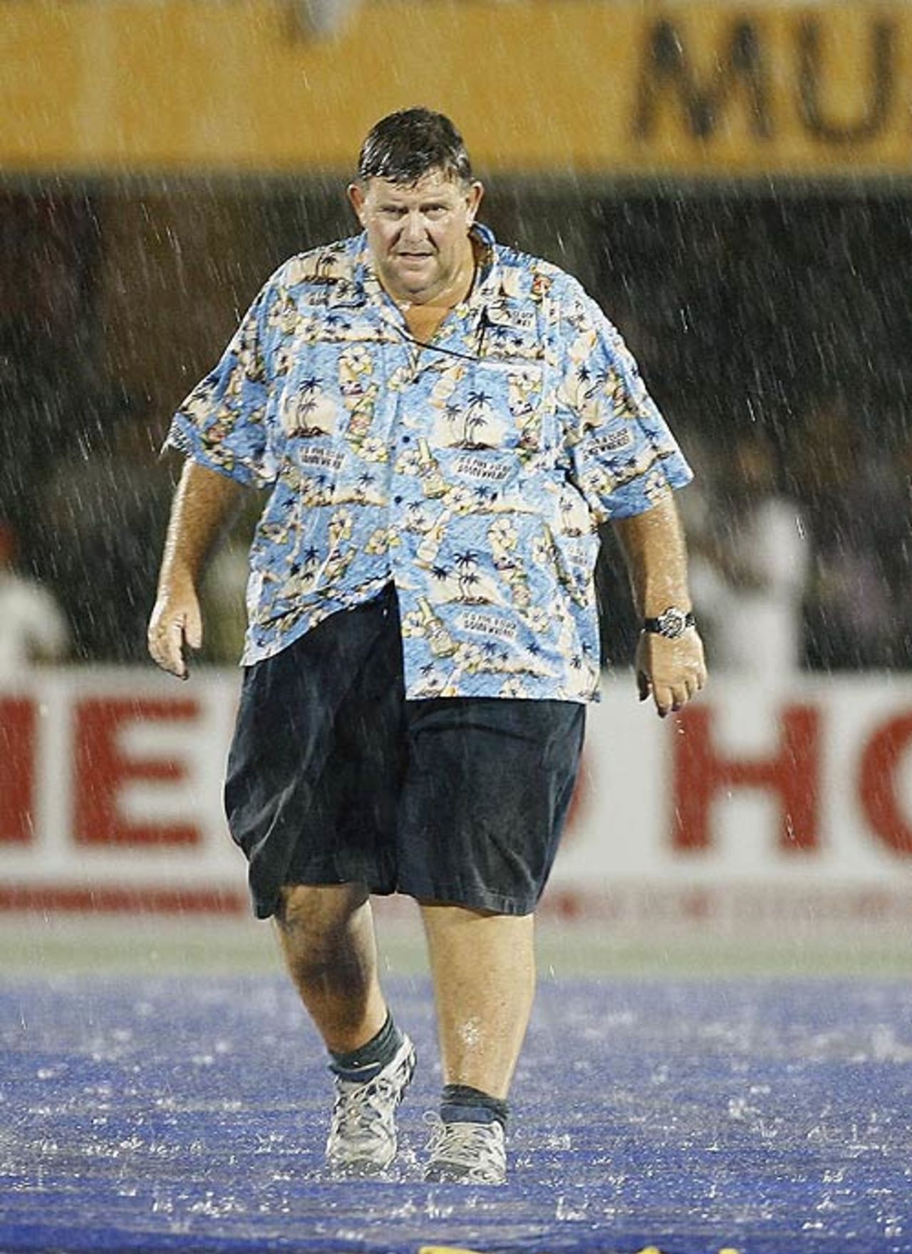Andy Atkinson inspects the wet conditions, West Indies v Australia, Champions Trophy final, Mumbai, November 5, 2006