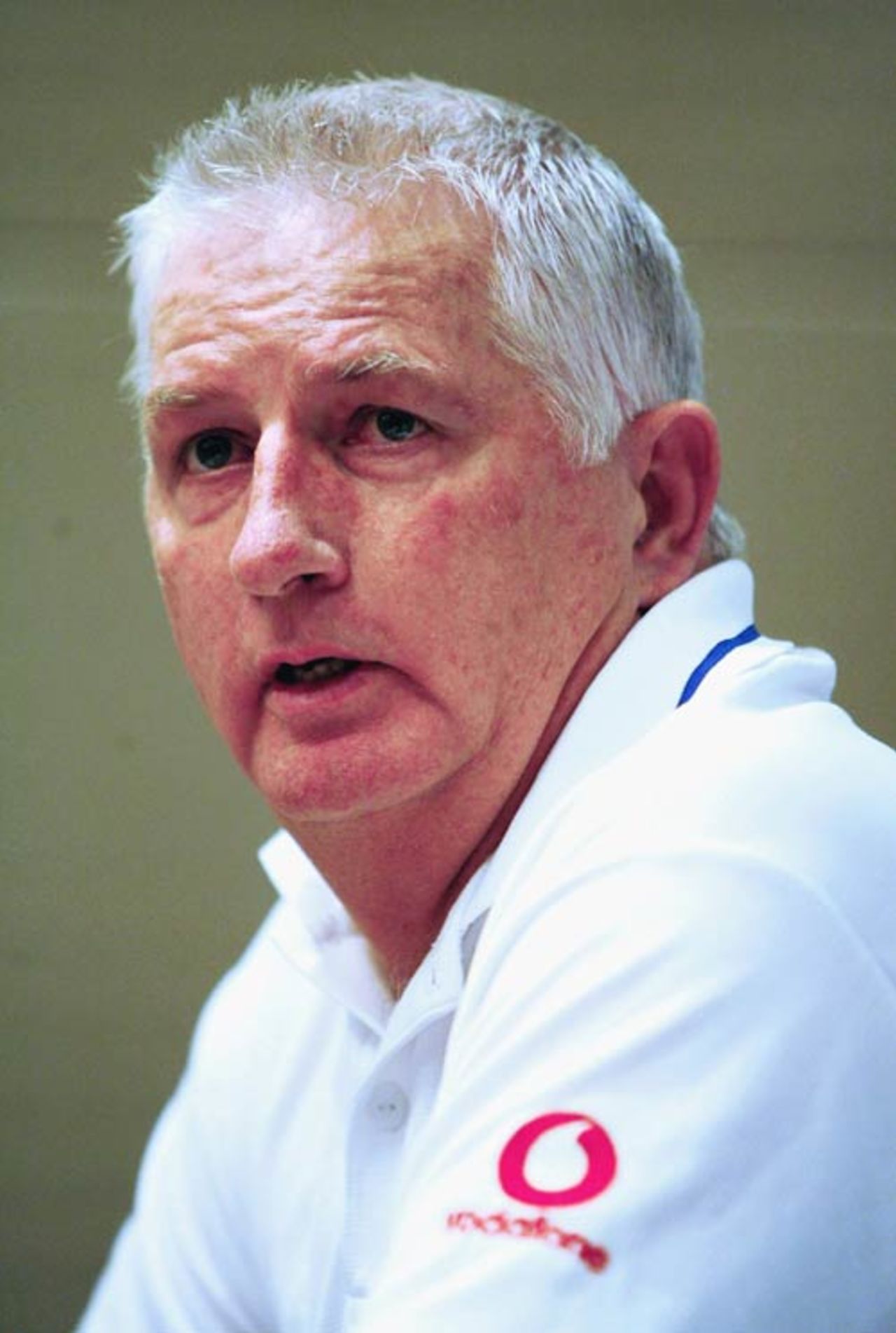 Duncan Fletcher addresses the media in Sydney, November 7, 2006