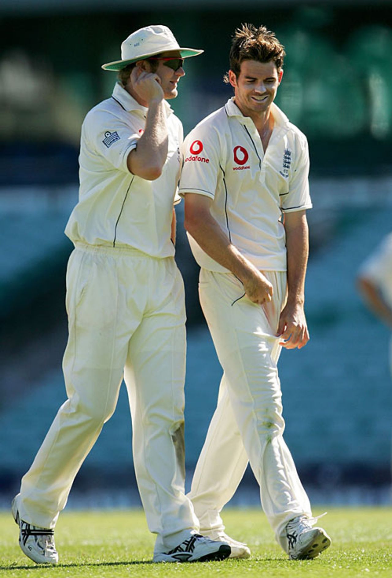 Matthew Hoggard offers James Anderson some advice, New South Wales v England, Sydney, November 14, 2006