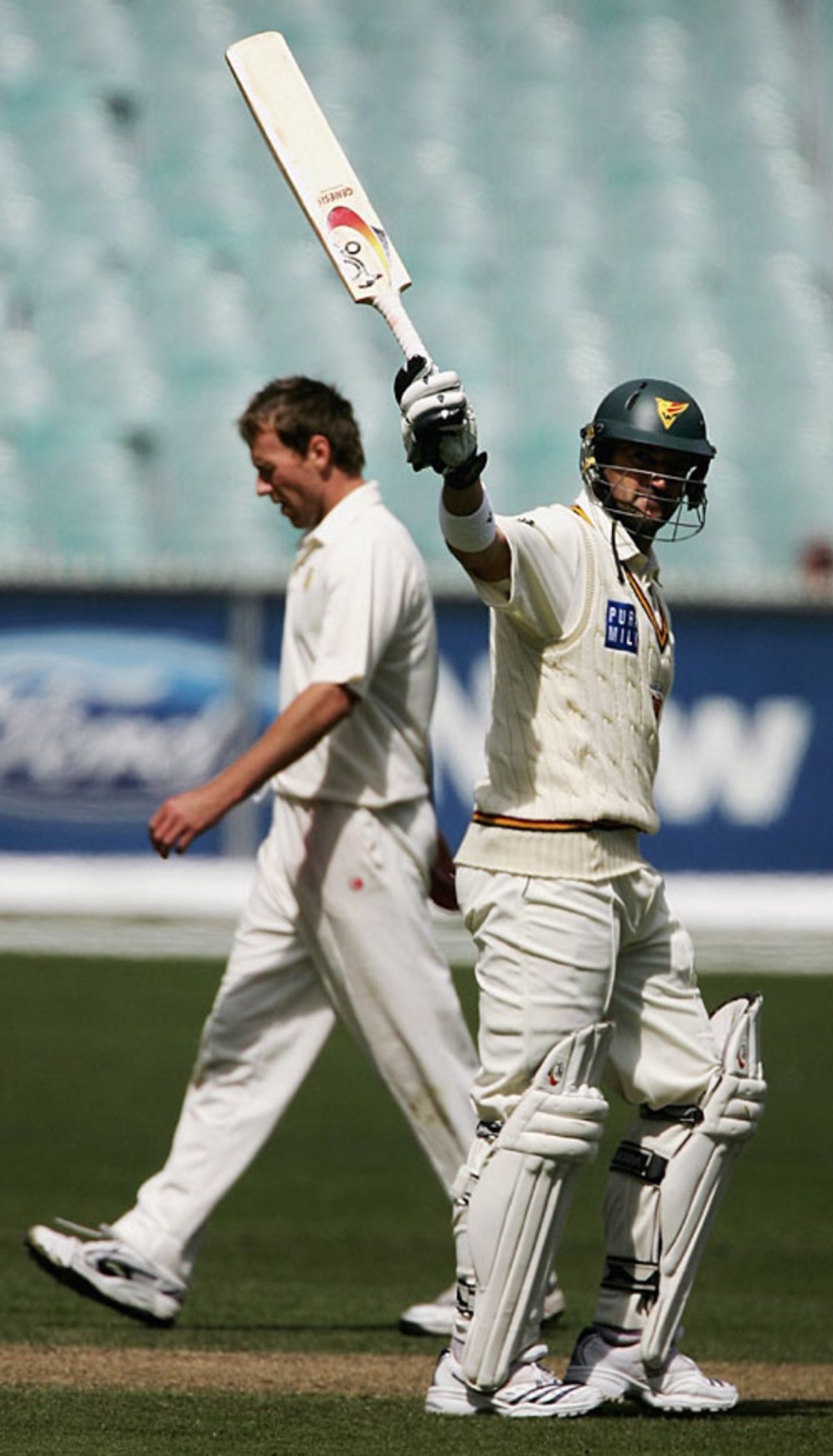 Michael Di Venuto celebrates his hundred, Victoria v Tasmania, Pura Cup, MCG, November 16, 2006