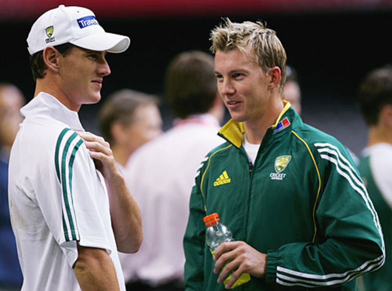 Shaun Tait and Brett Lee take a break, Melbourne, October 3, 2005
