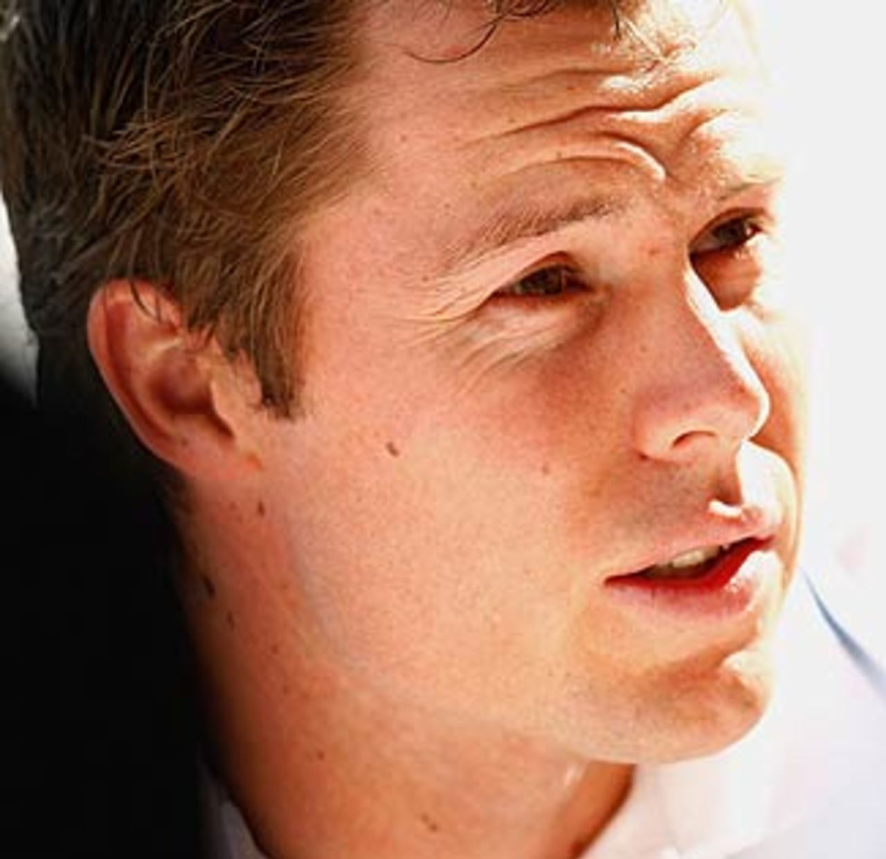 Geraint Jones speaks to the media at England's press conference, Adelaide, November 20, 2006