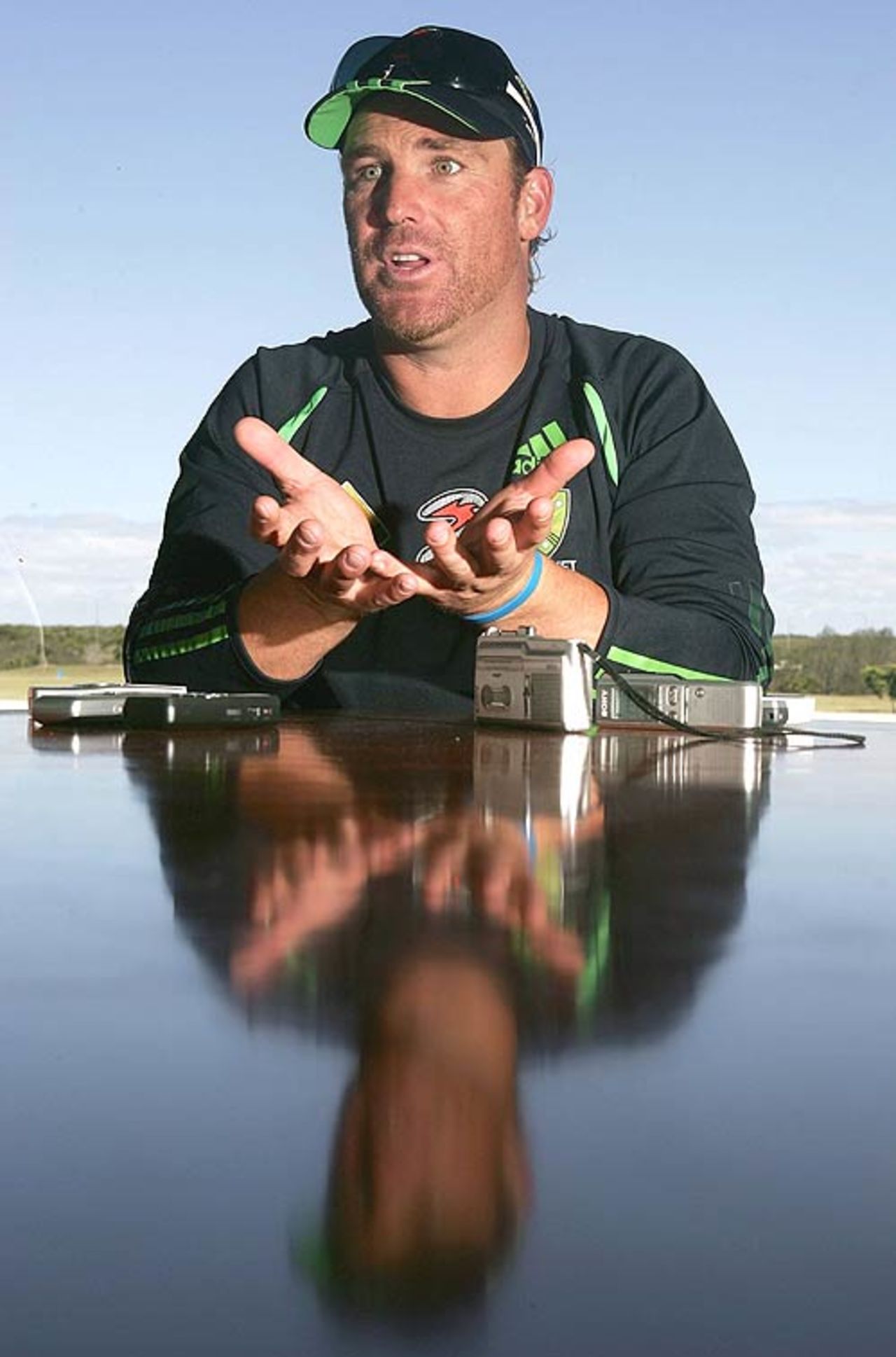 Shane Warne speaks to the media at Australia's press conference, Brisbane, November 20, 2006