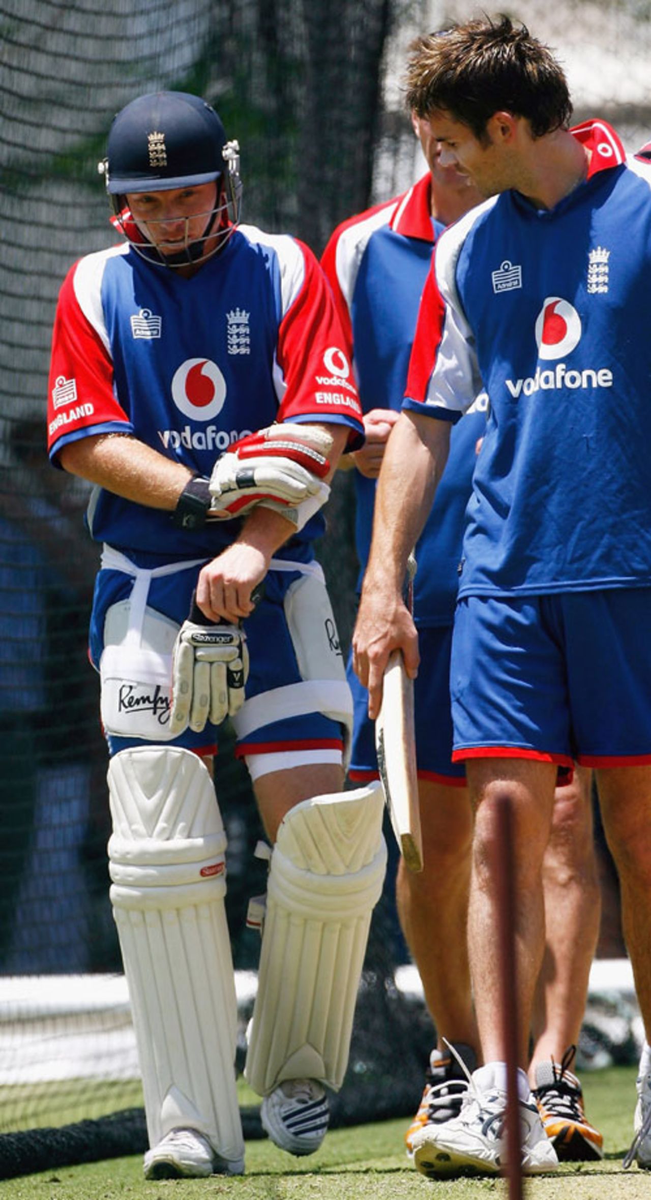 Ian Bell feels the pain after being struck on the left wrist by Jimmy Anderson, Brisbane, November 21, 2006
