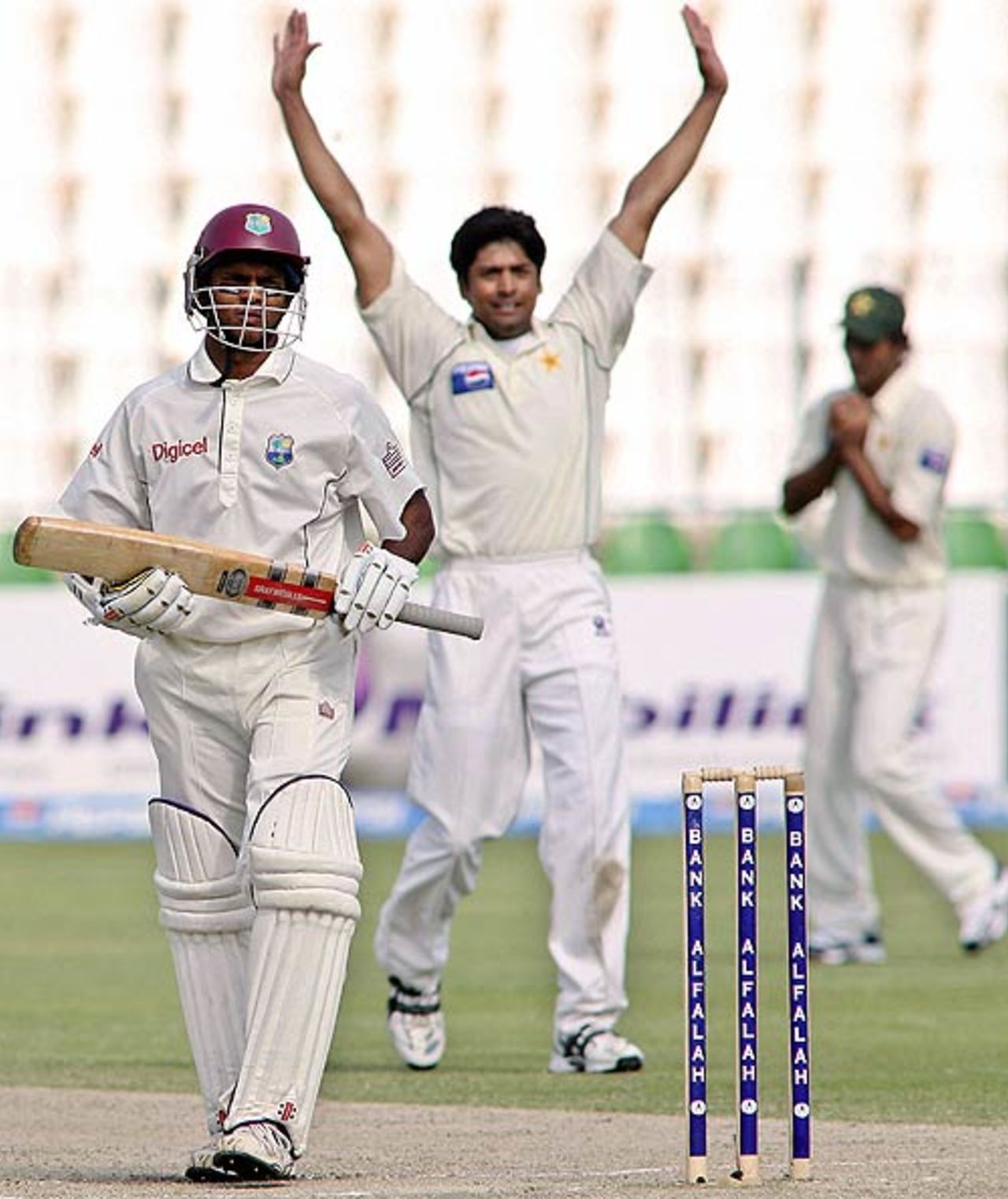 Shivnarine Chanderpaul leaves the field after being caught at mid-on off Shahid Nazir, Pakistan v West Indies, 2nd Test, Multan, November 21, 2006
