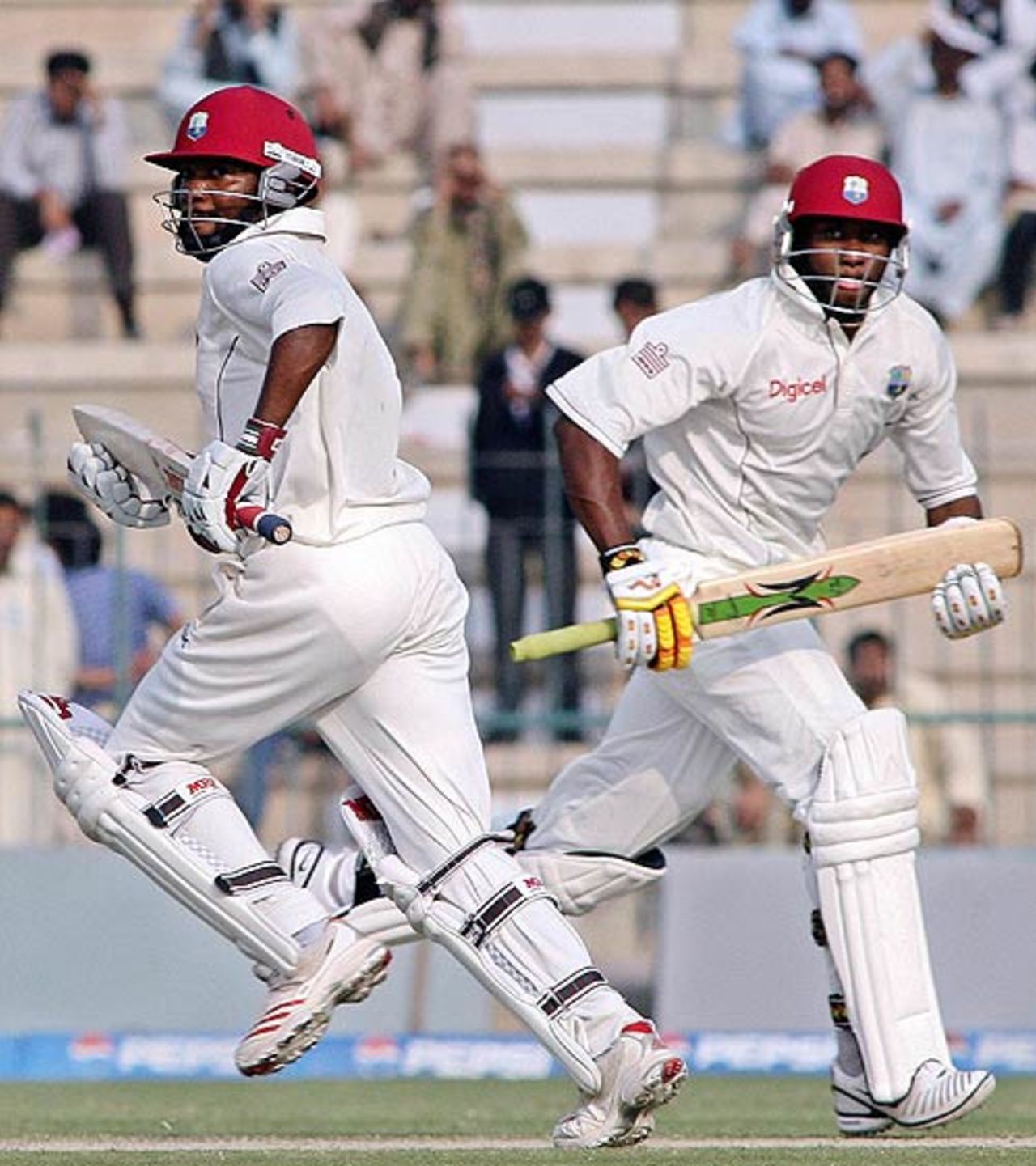 Brian Lara and Dwayne Bravo enroute to a double-century partnership for the fifth wicket, Pakistan v West Indies, 2nd Test, Multan, November 21, 2006
