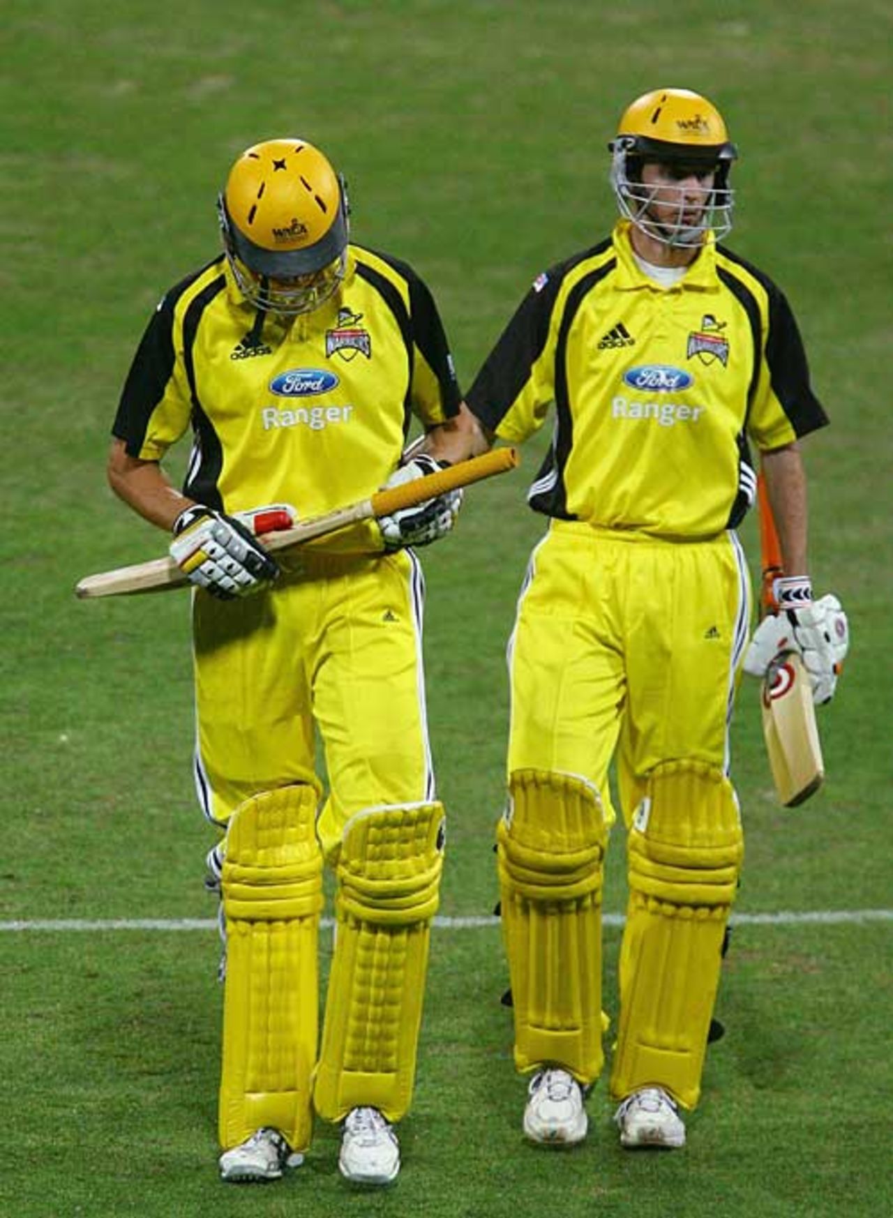 A dejected Brett Dorey and Steve Magoffin leave the field after falling just short in their run chase, New South Wales v Western Australia, Ford Ranger Cup, Sydney, November 22, 2006