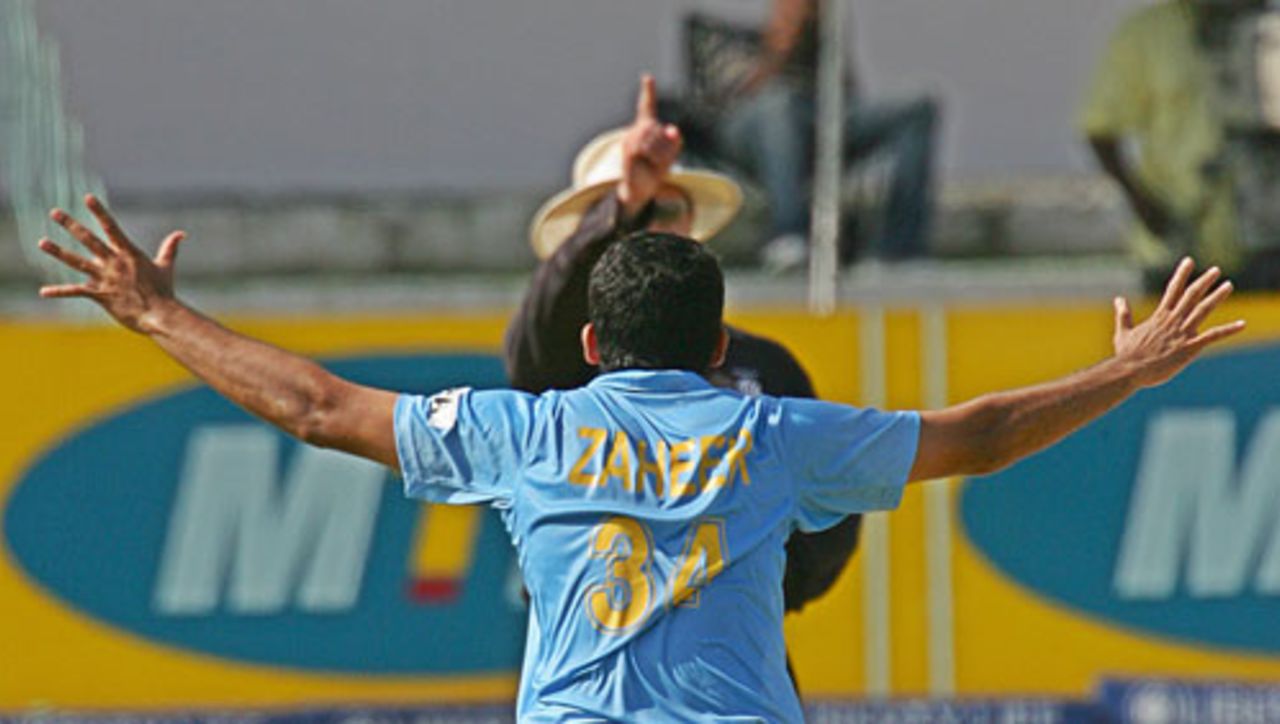 Zaheer Khan wins an lbw decision from Ian Howell, South Africa v India, 2nd ODI, Durban, November 22, 2006