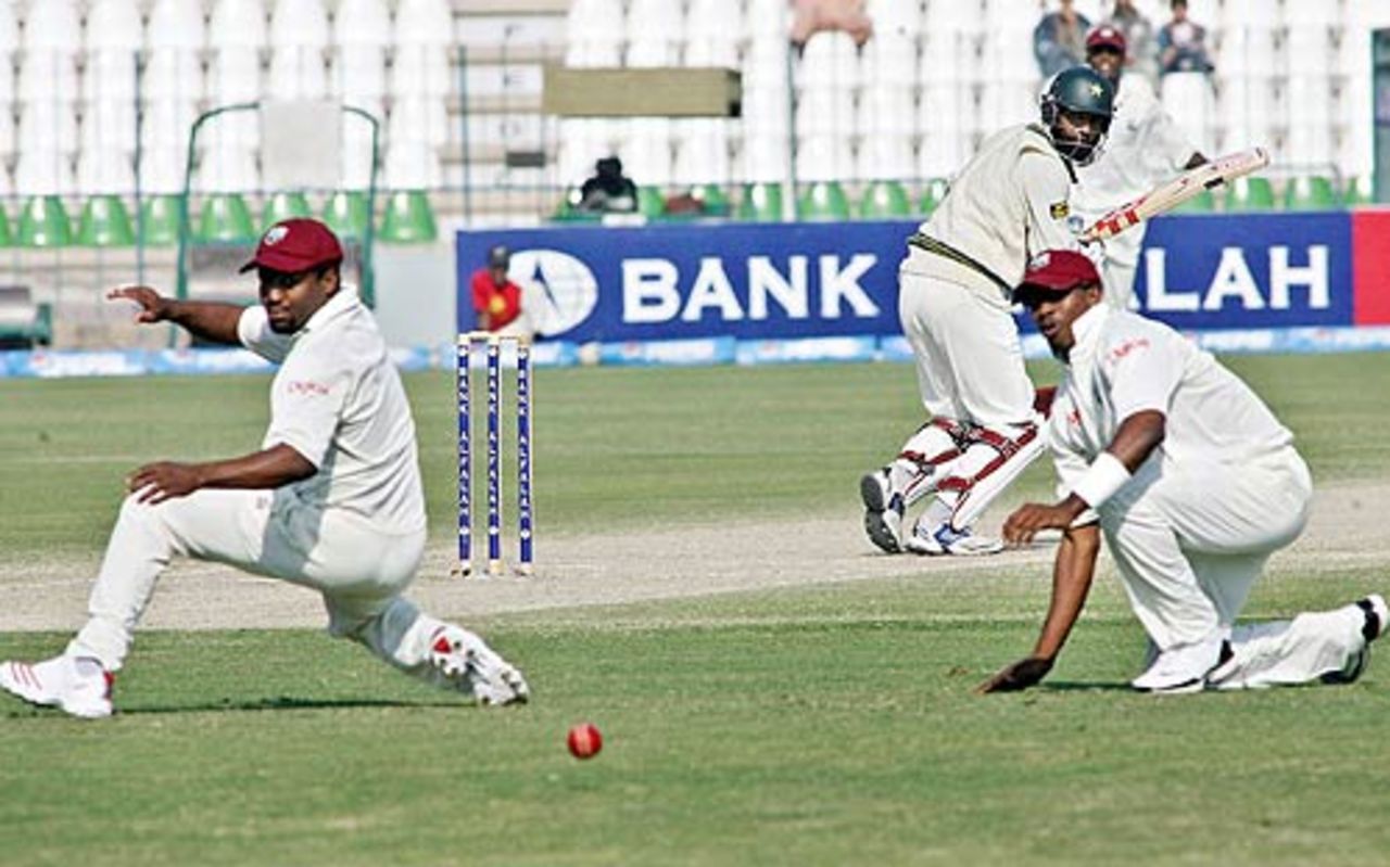 Mohammad Yousuf gets one through the slips, Pakistan v West Indies, day five, 2nd Test, Multan, November 23, 2006