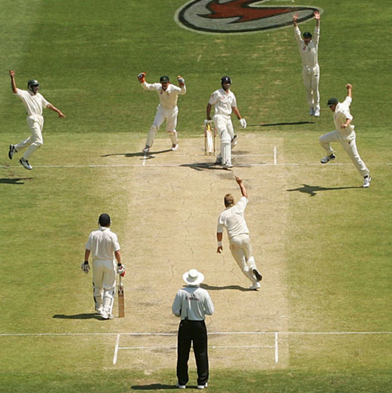 Shane Warne is delighted,  Alastair Cook crestfallen, Australia v England, 1st Test, Brisbane, November 26, 2006